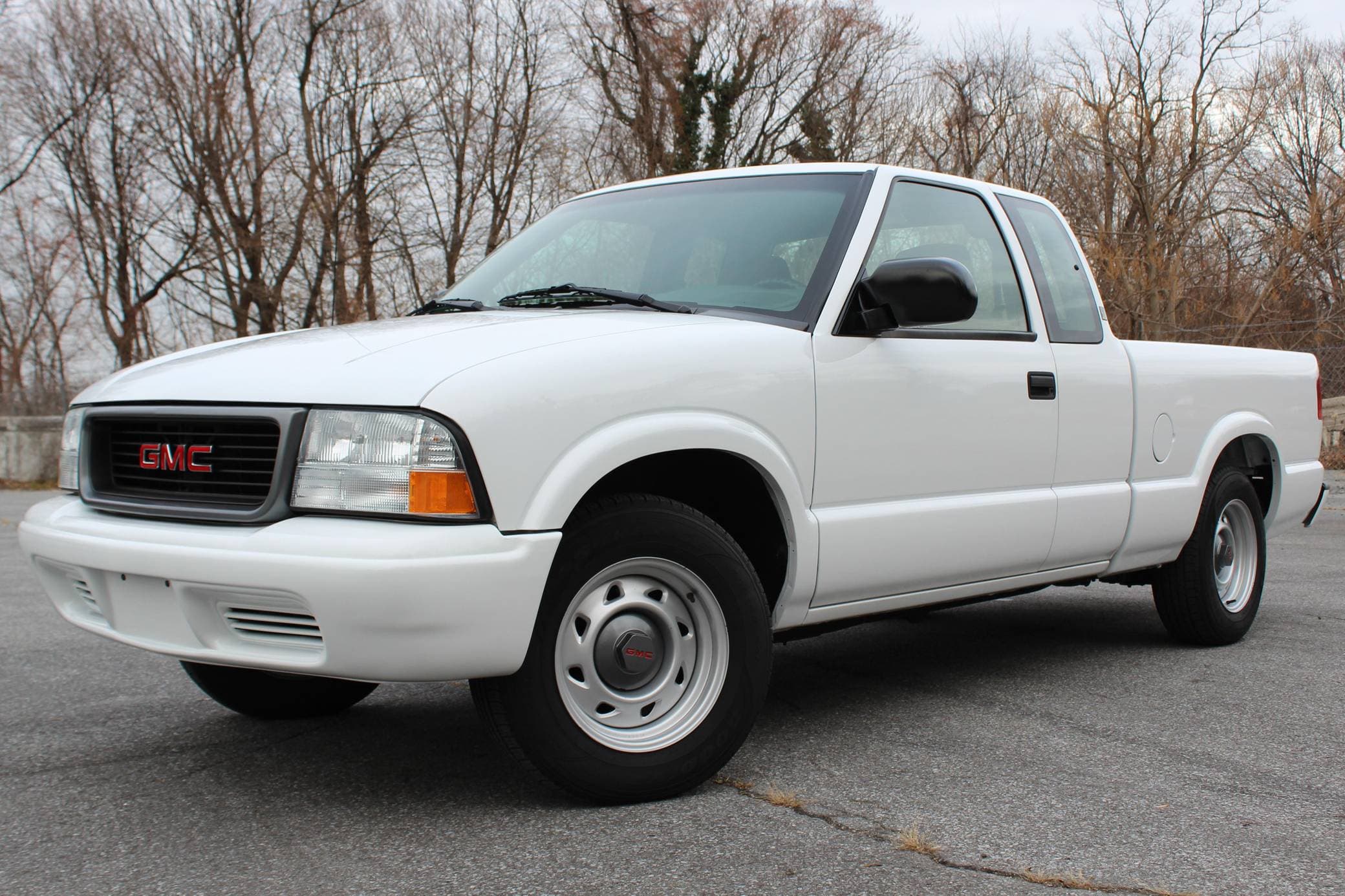 2002 GMC Sonoma sold for $11,300