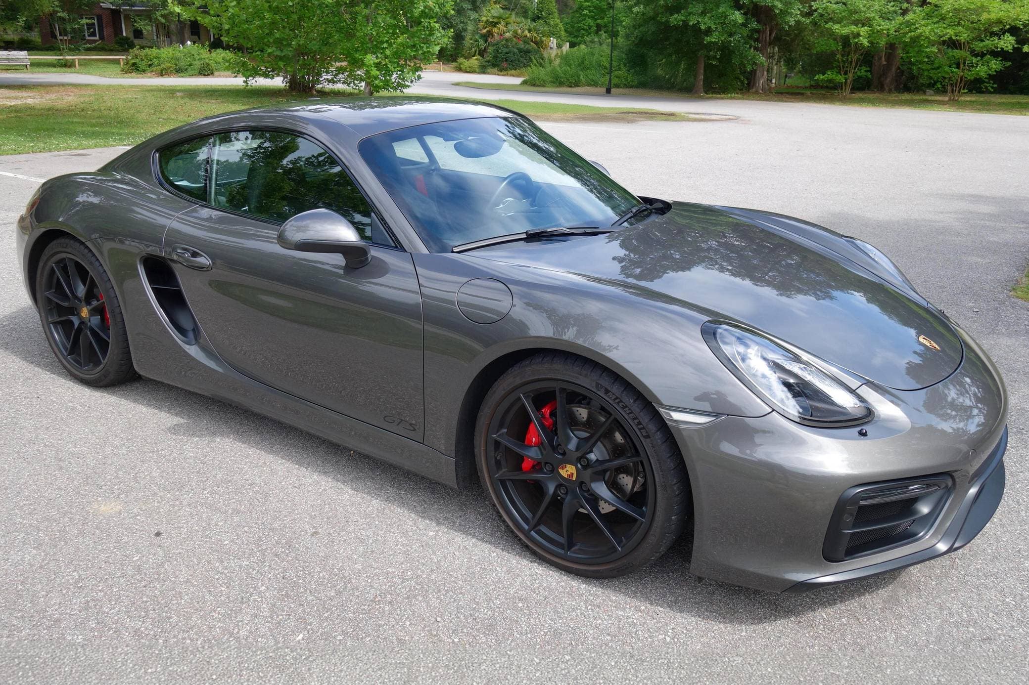 2016 Porsche 981 Cayman sold for $65,500
