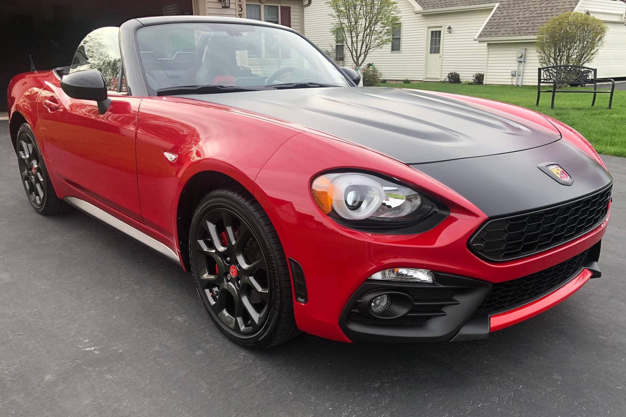 2019 Fiat 124 Spider sold for $27,000