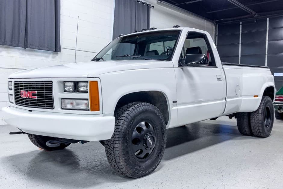 1989 GMC Sierra (GMT400 1988-2002) sold for $24,300