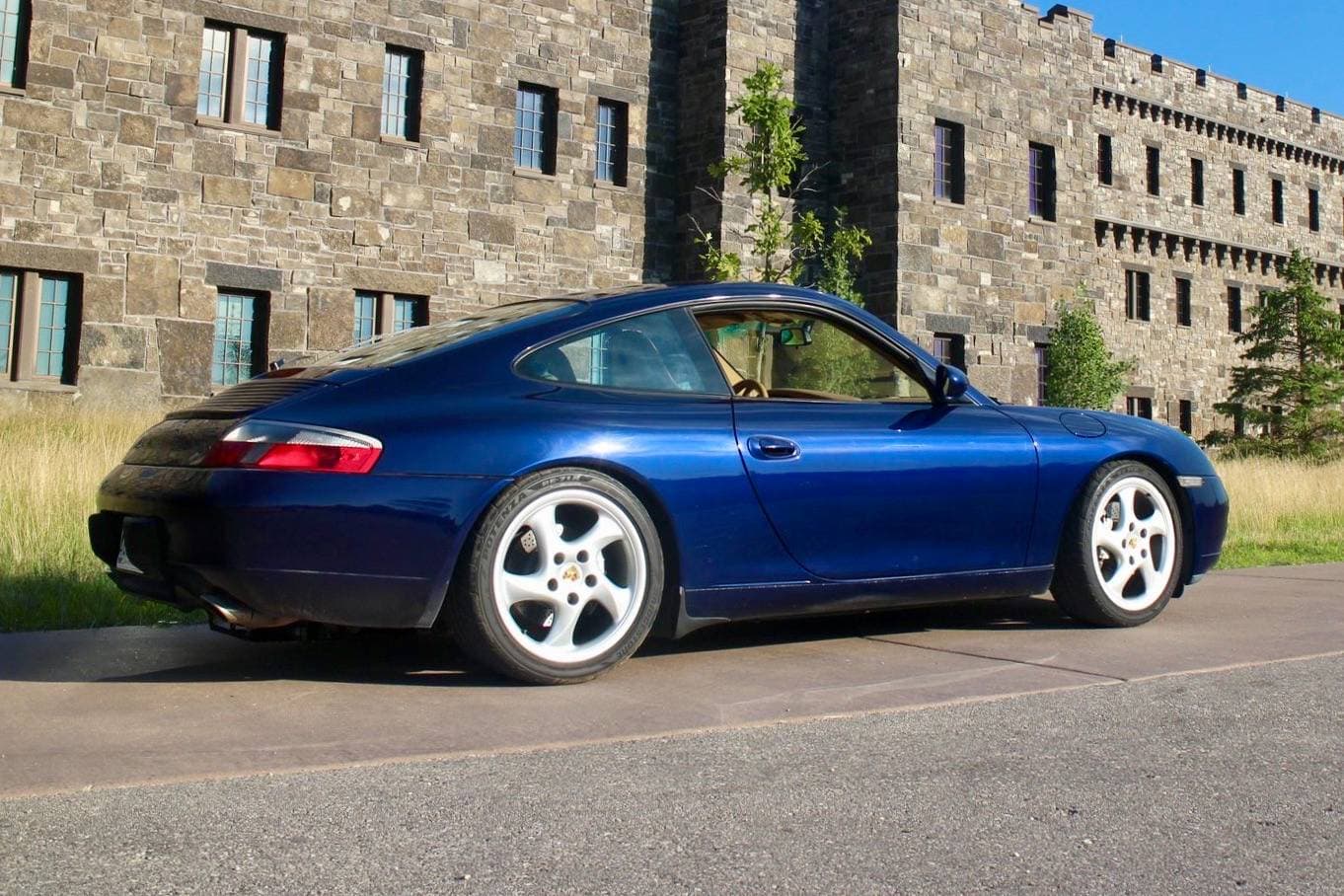 2001 Porsche 996 911 sold for $21,000