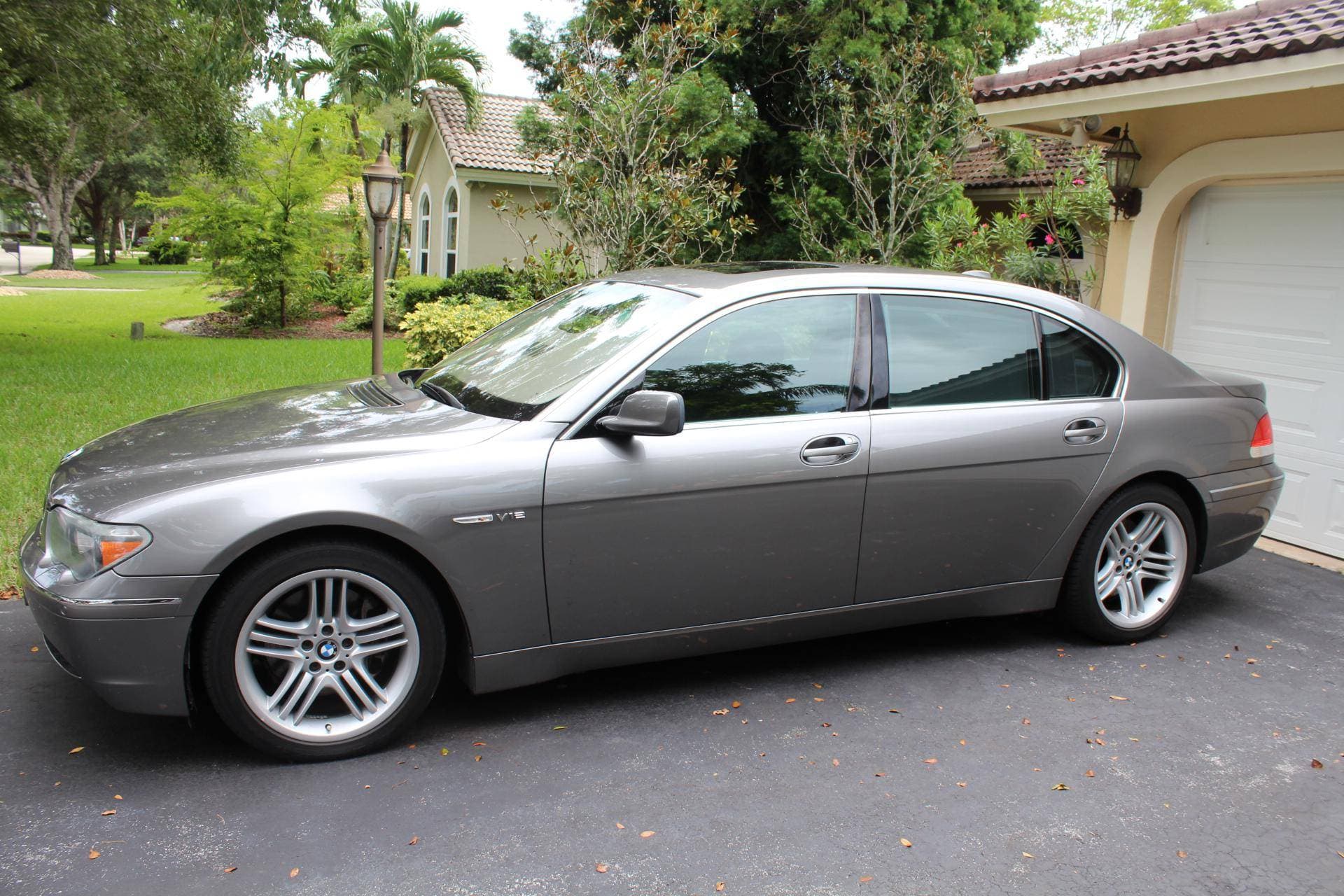 2004 BMW 7 Series sold for $9,300