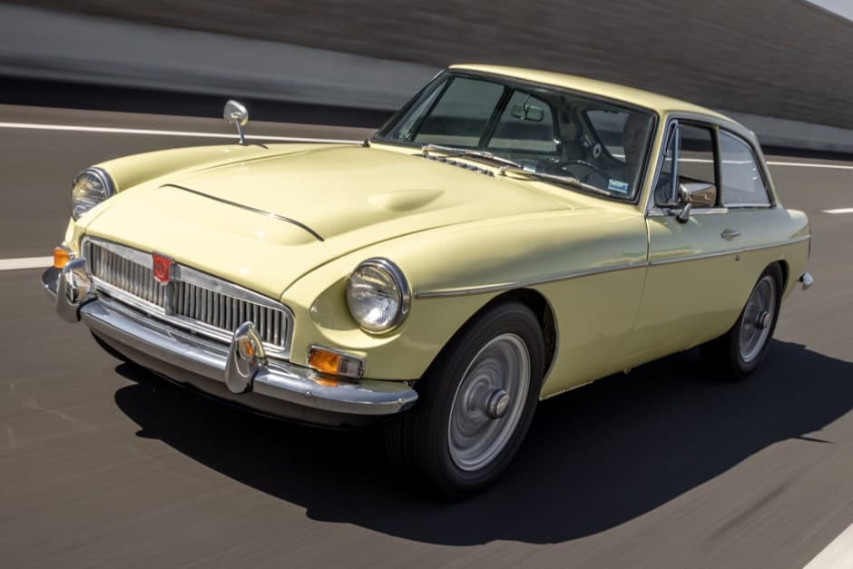 1968 MG MGC sold for $15,200
