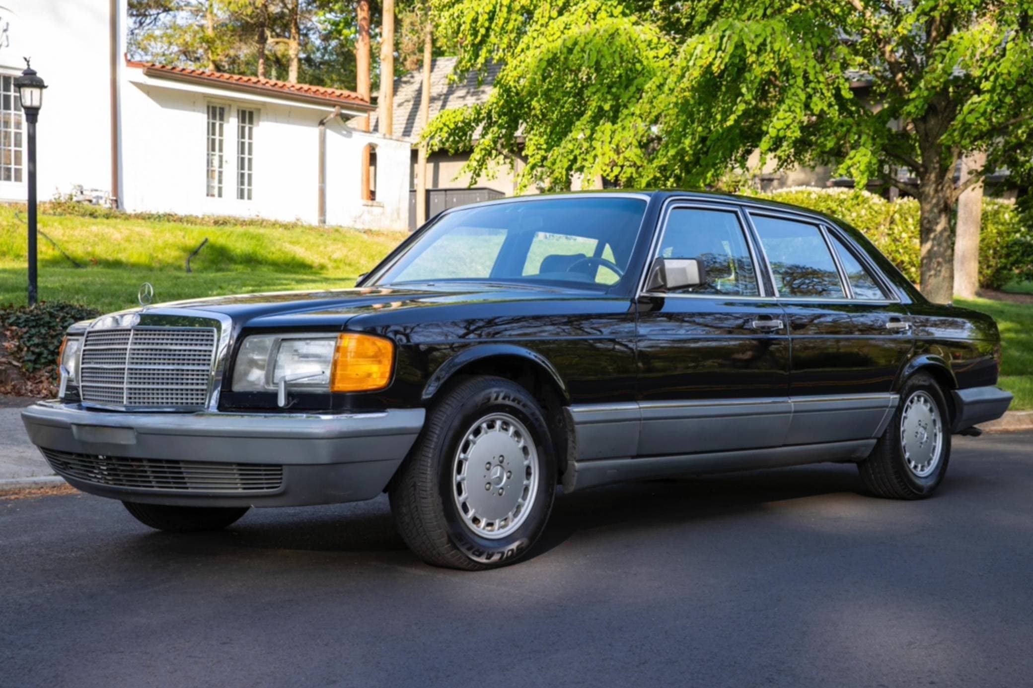 1987 Mercedes-Benz S-Class sold for $8,765