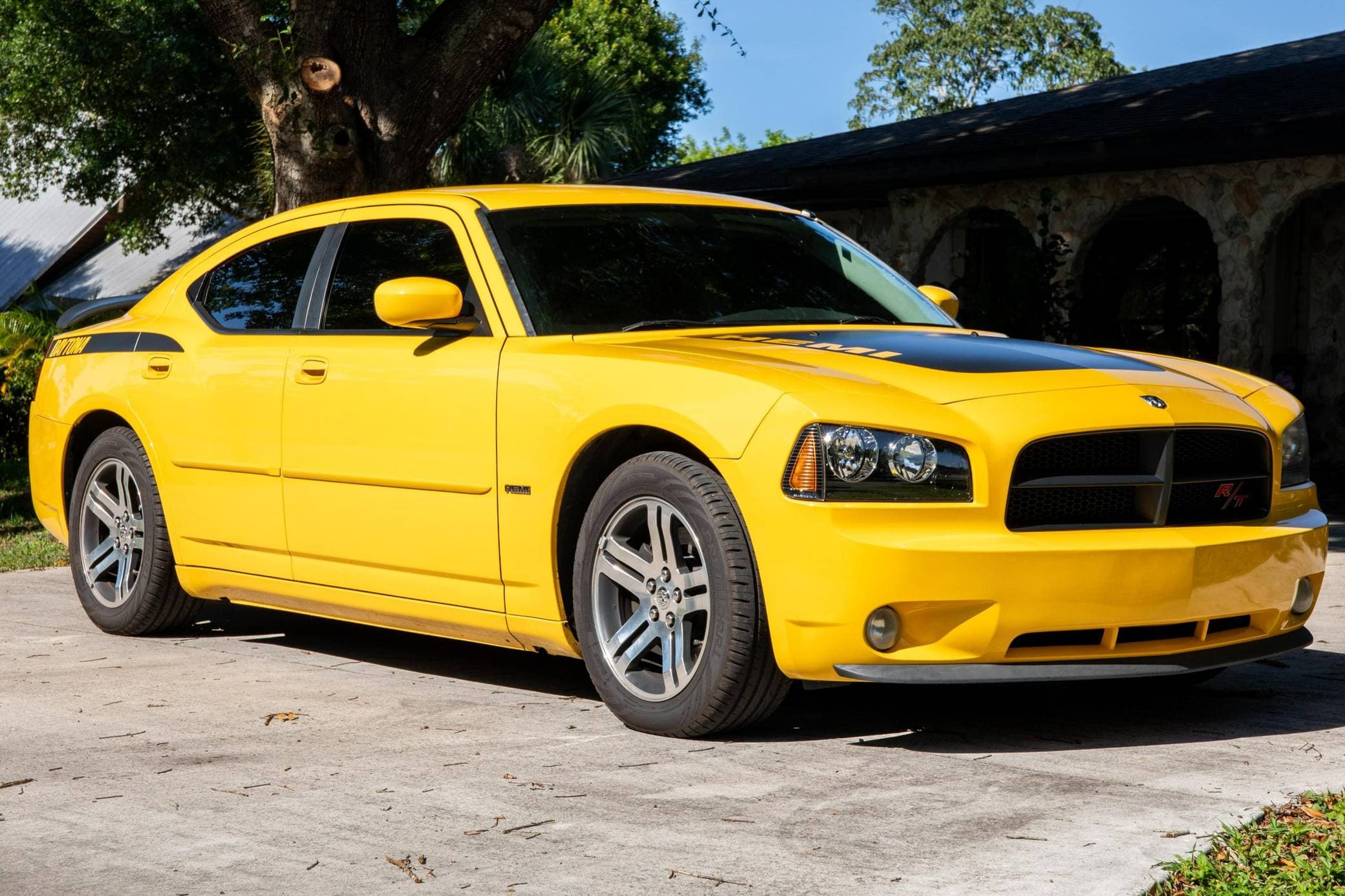 2006 Dodge Charger sold for $7,100