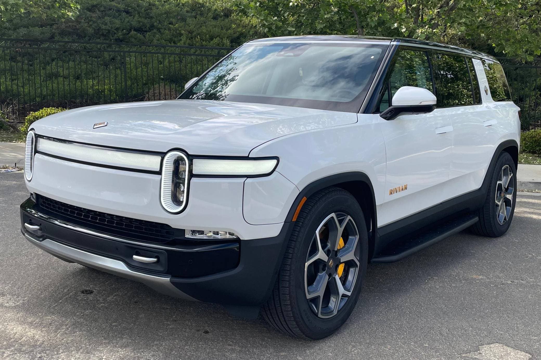 2023 Rivian R1S sold for $74,500
