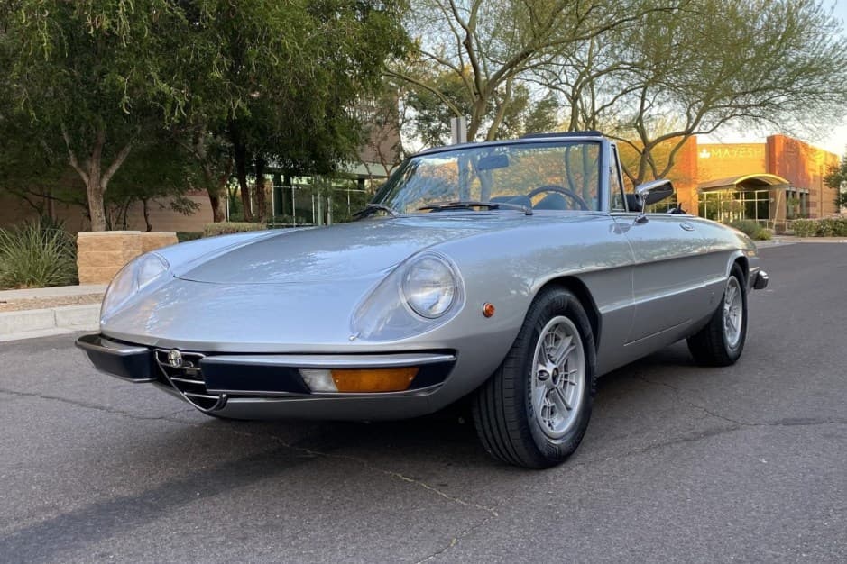 1973 Alfa Romeo 105/115 Spider Series 2 sold for $40,000