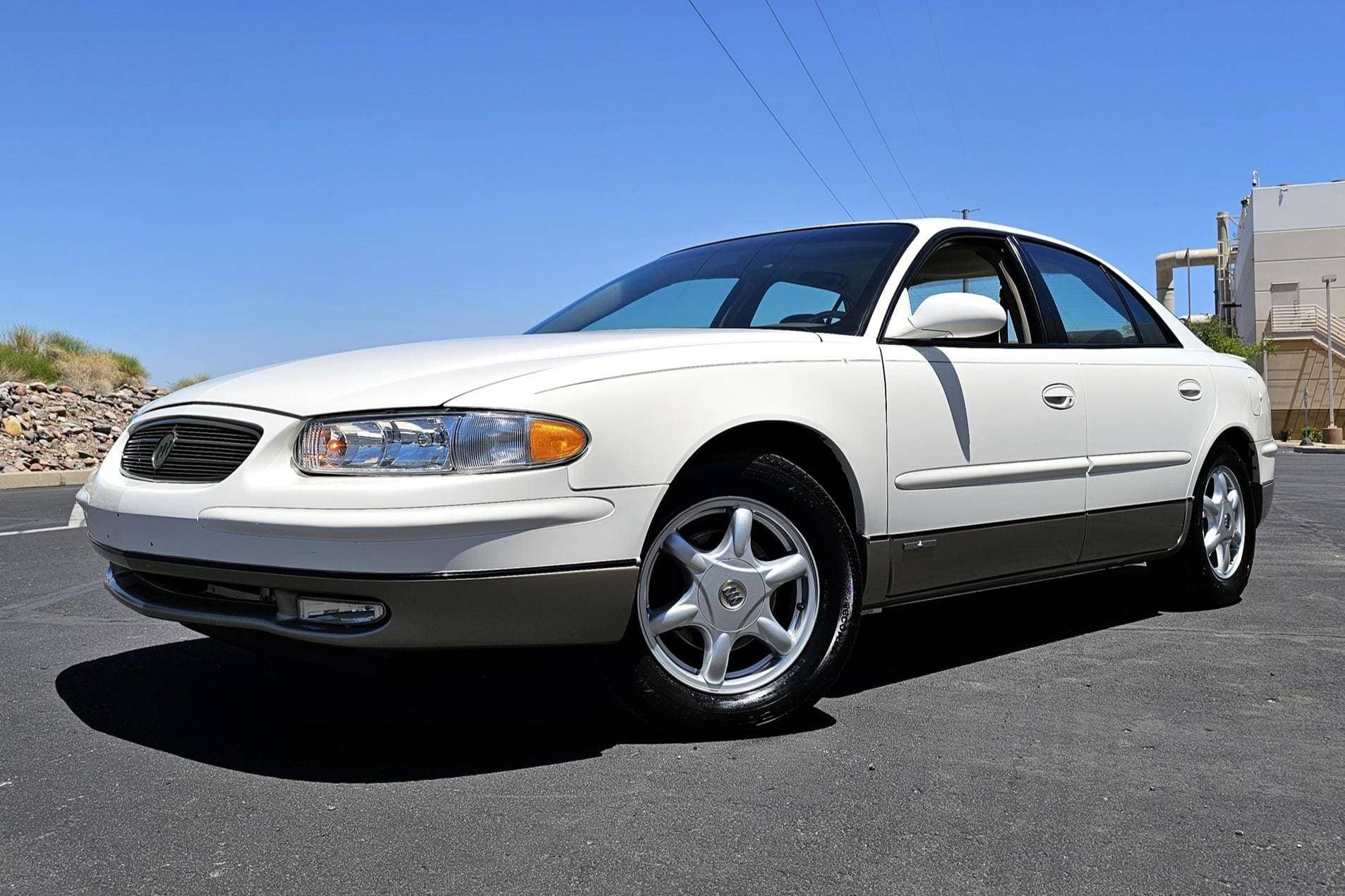 2003 Buick Regal sold for $9,322
