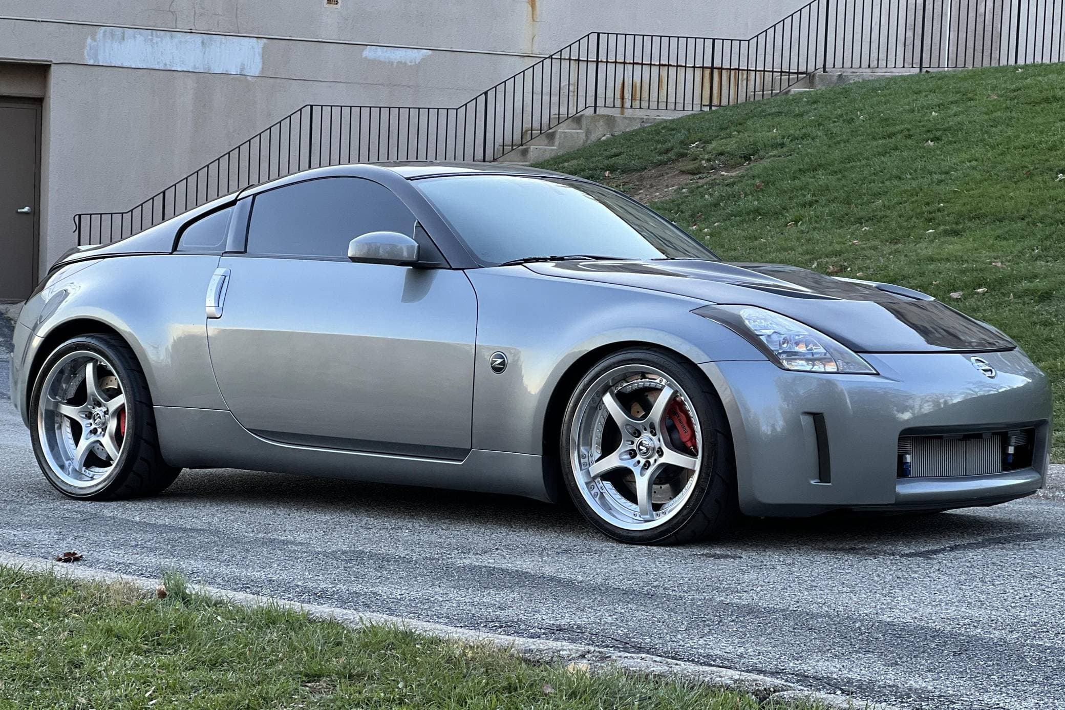 2004 Nissan 350Z sold for $21,500