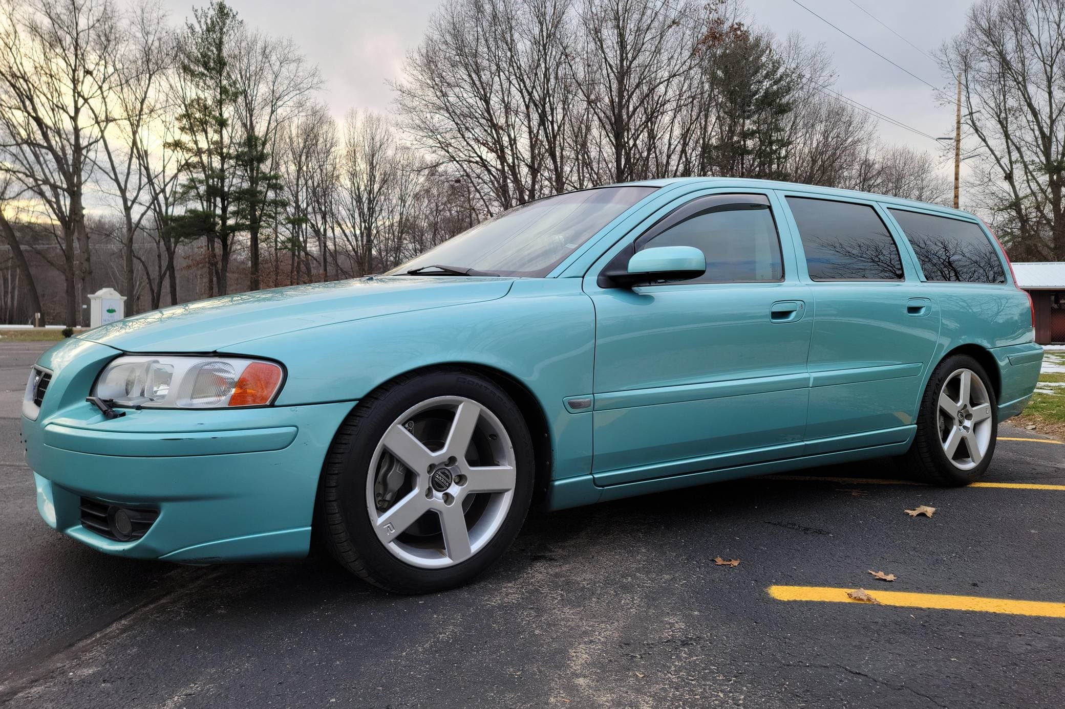 2005 Volvo V70 sold for $12,766