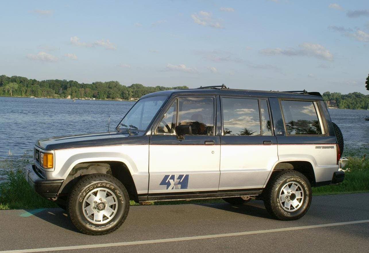 1988 Isuzu Trooper sold for $2,800