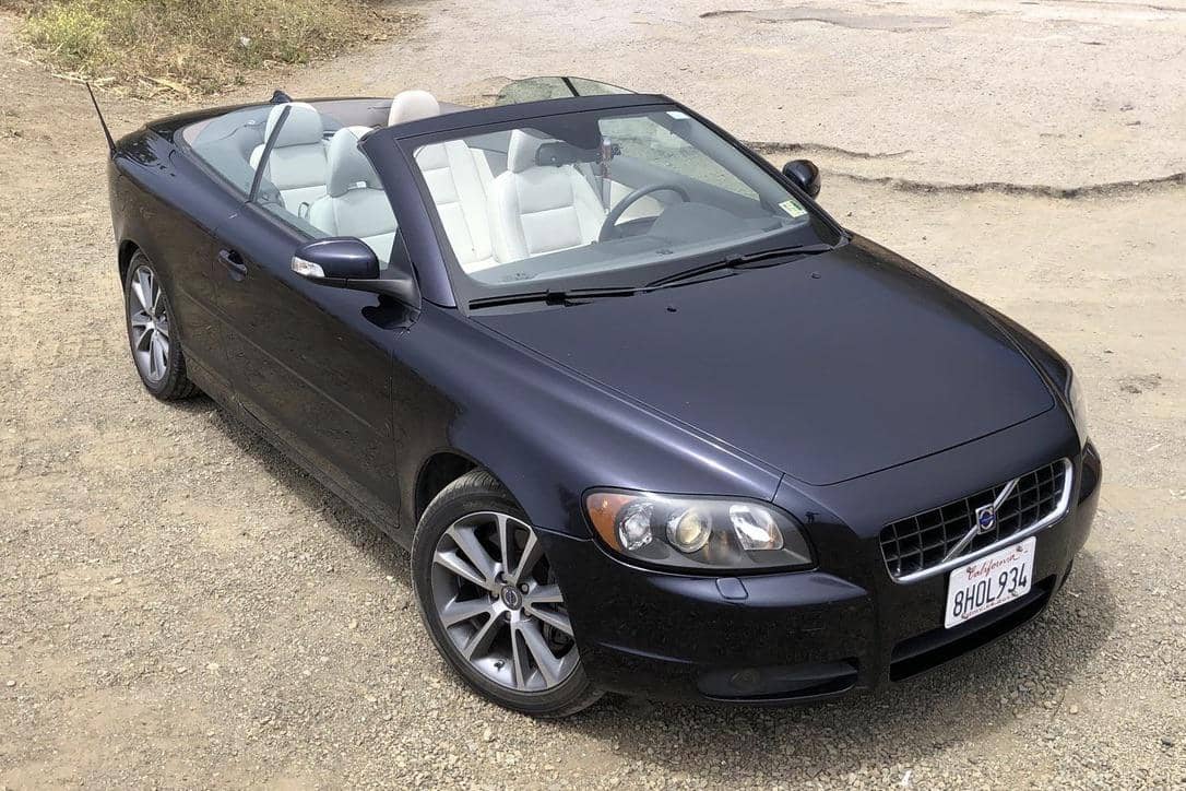 2010 Volvo C70 sold for $11,400