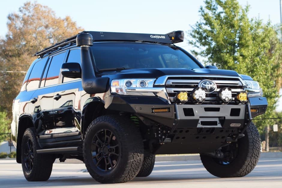 2019 Toyota Land Cruiser 200-Series sold for $80,500