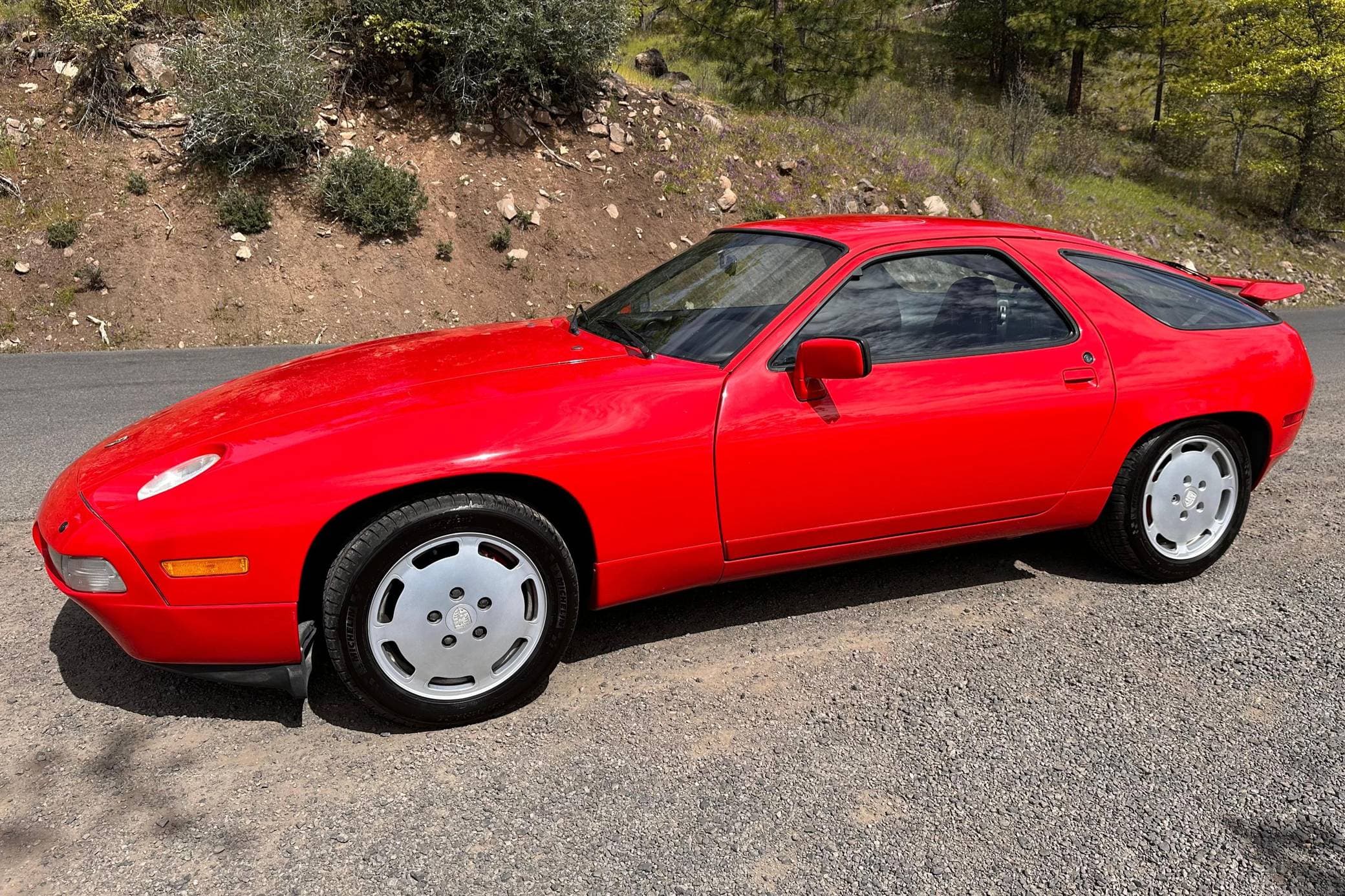 1988 Porsche 928 sold for $15,750