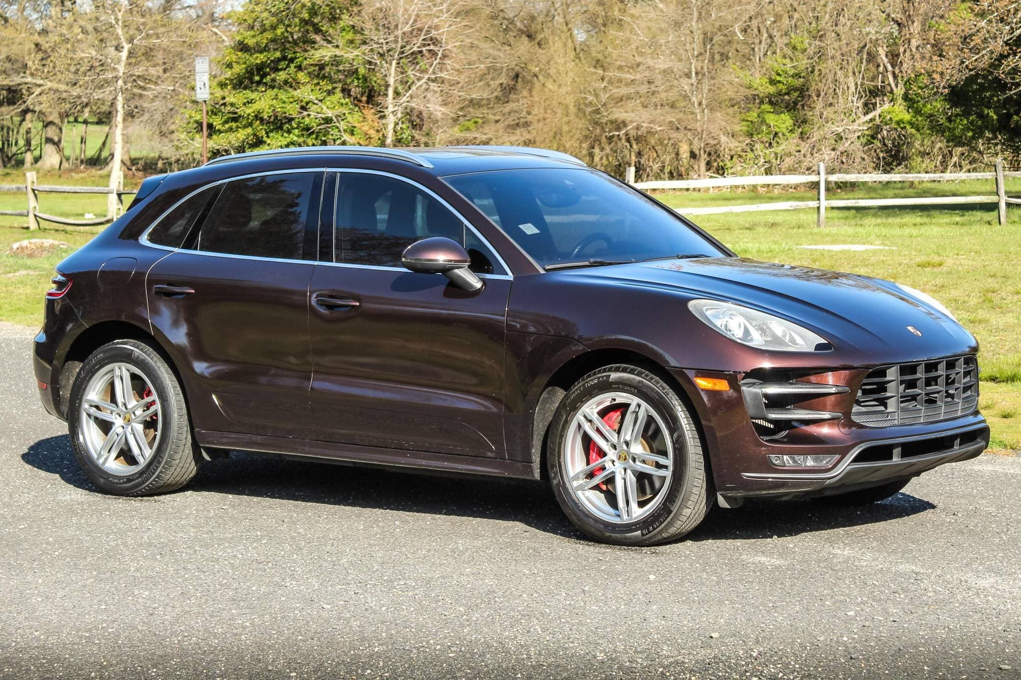 2015 Porsche Macan sold for $17,001