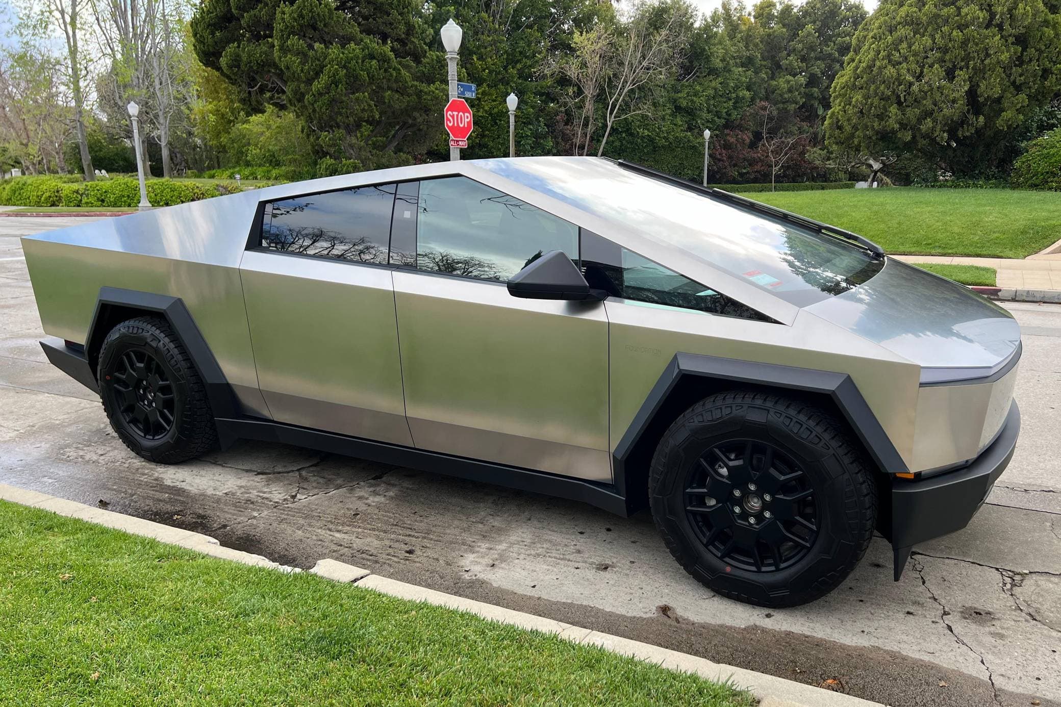 2024 Tesla Cybertruck sold for $117,000