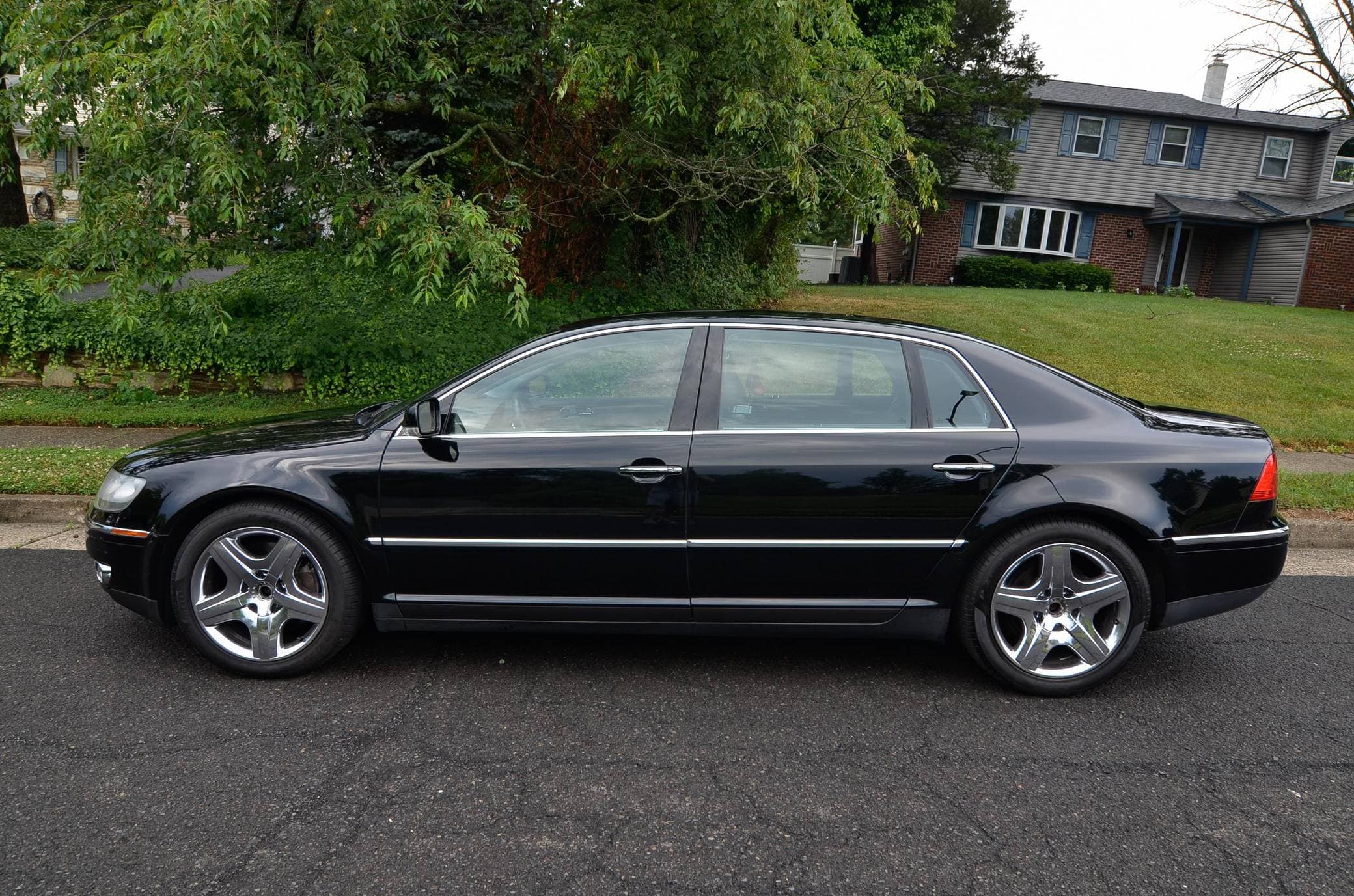 2006 Volkswagen Phaeton sold for $10,200