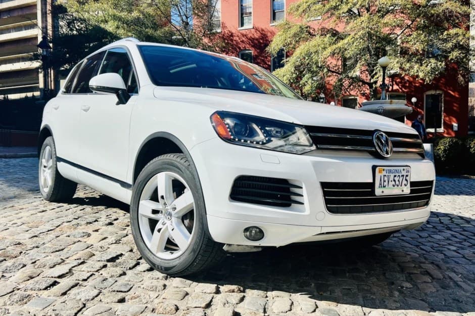 2013 Volkswagen Touareg sold for $14,750