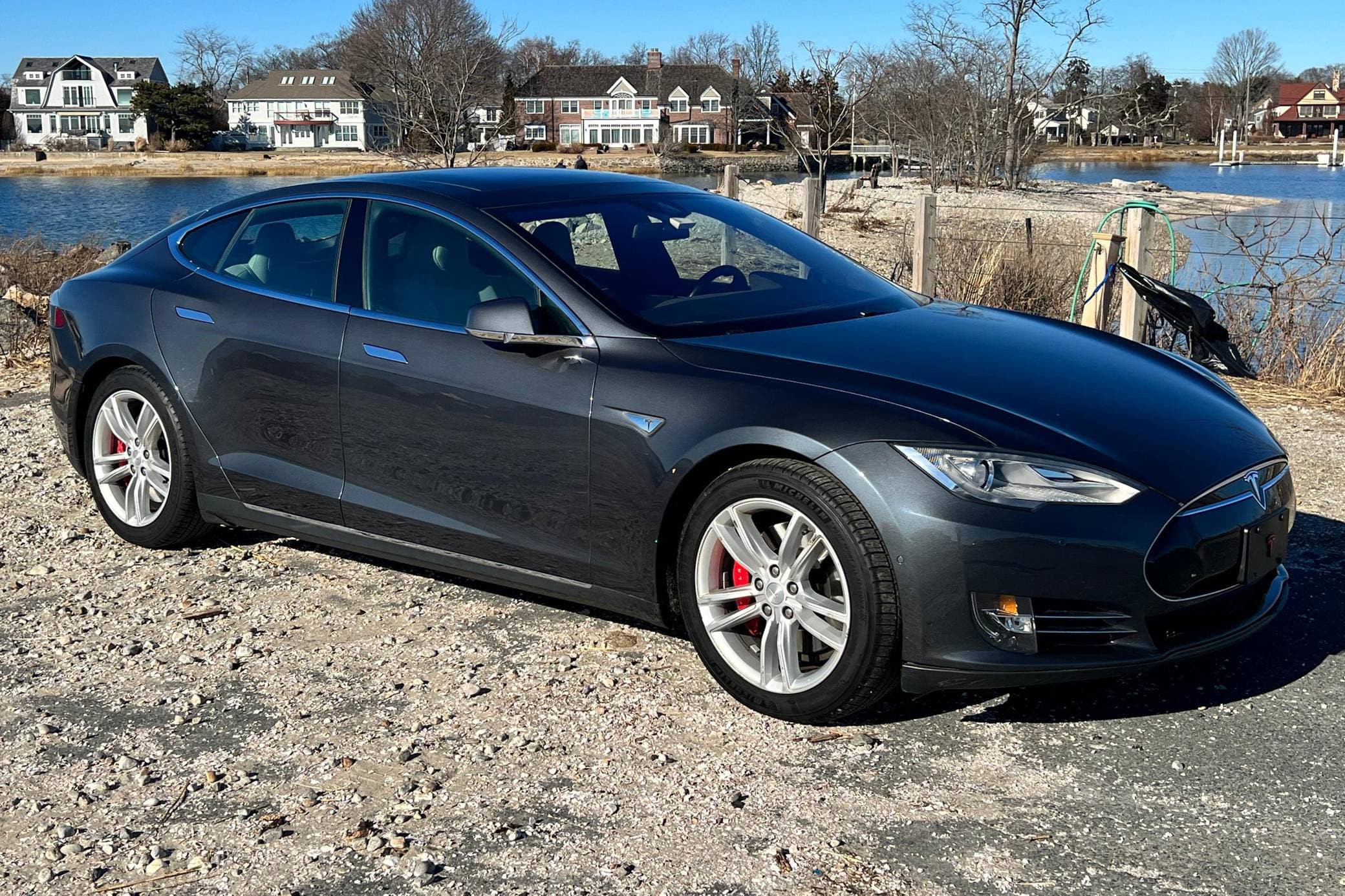 2015 Tesla Model S sold for $16,352