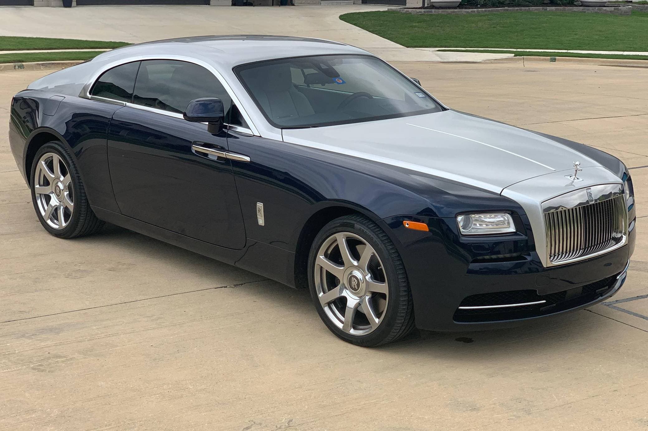 2014 Rolls-Royce Wraith sold for $129,500