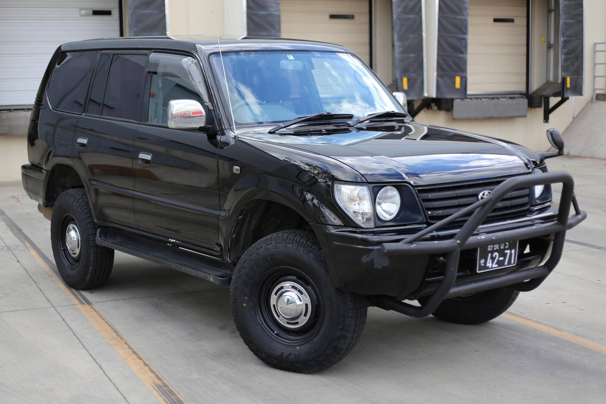 1996 Toyota Land Cruiser sold for $9,600