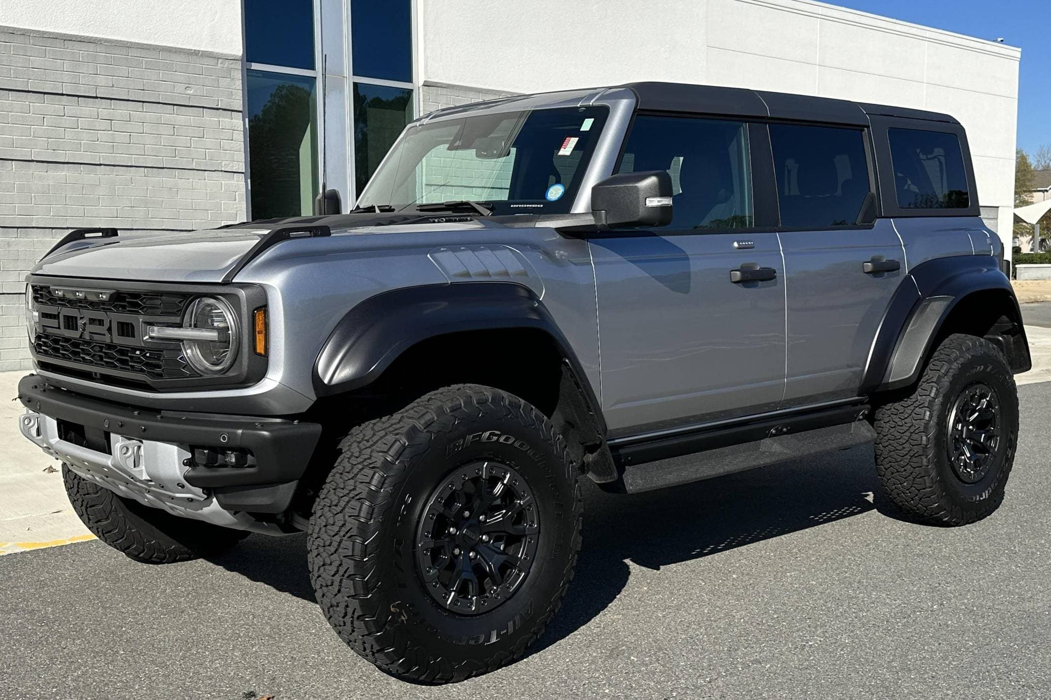 2022 Ford Bronco Raptor sold for $107,500