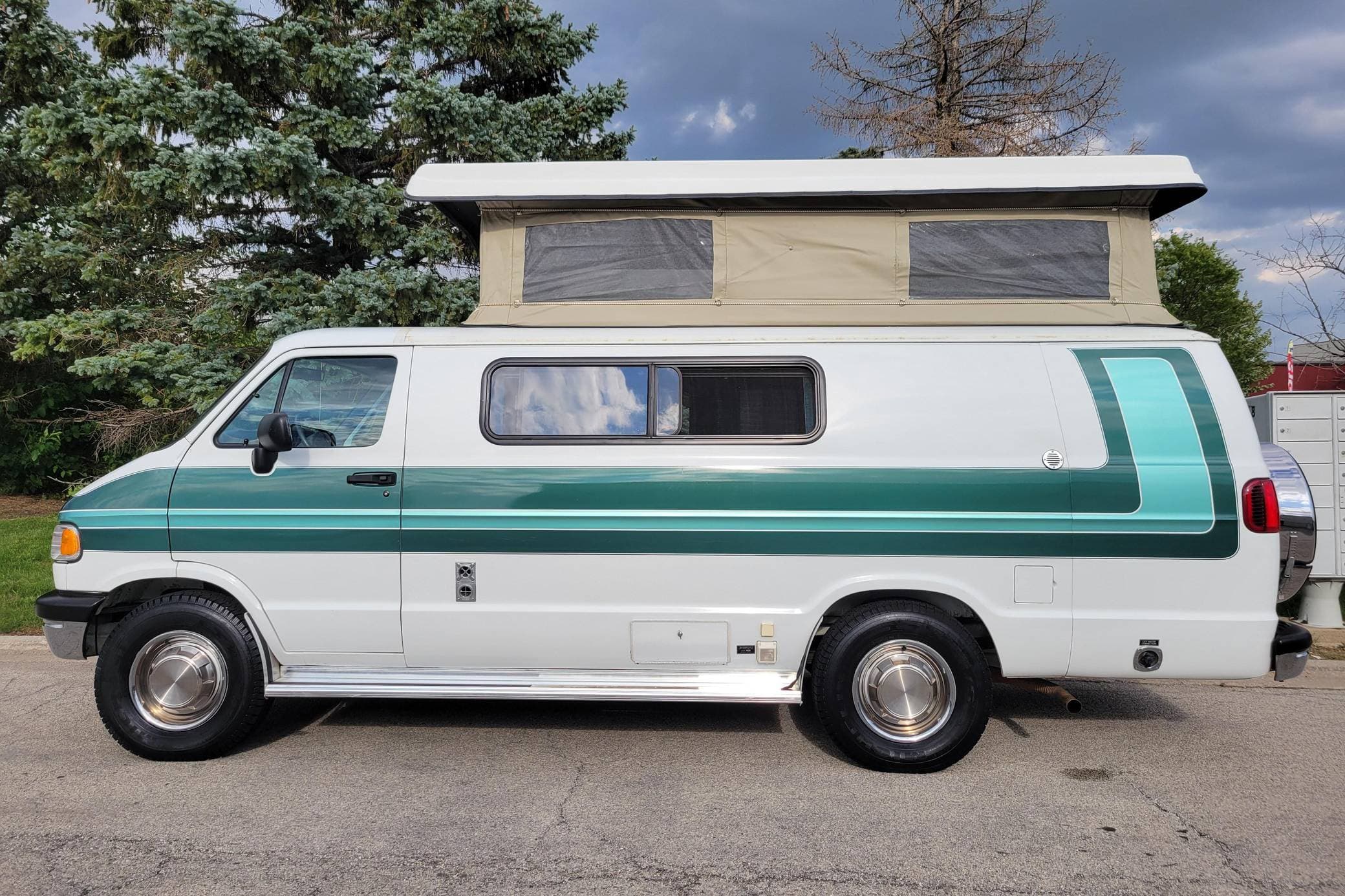1996 Dodge Ram Van sold for $19,251