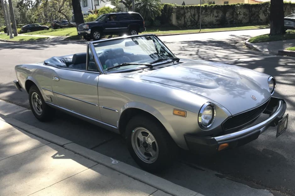 1981 Fiat 124 Spider (1966-1985) sold for $12,764