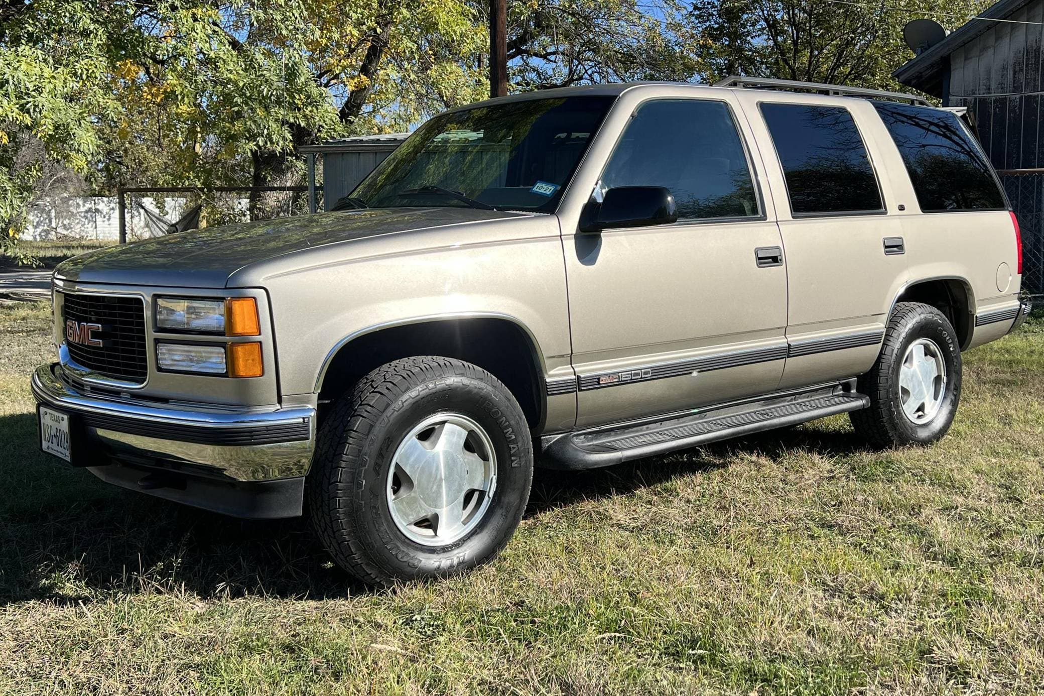1999 GMC Yukon sold for $12,500