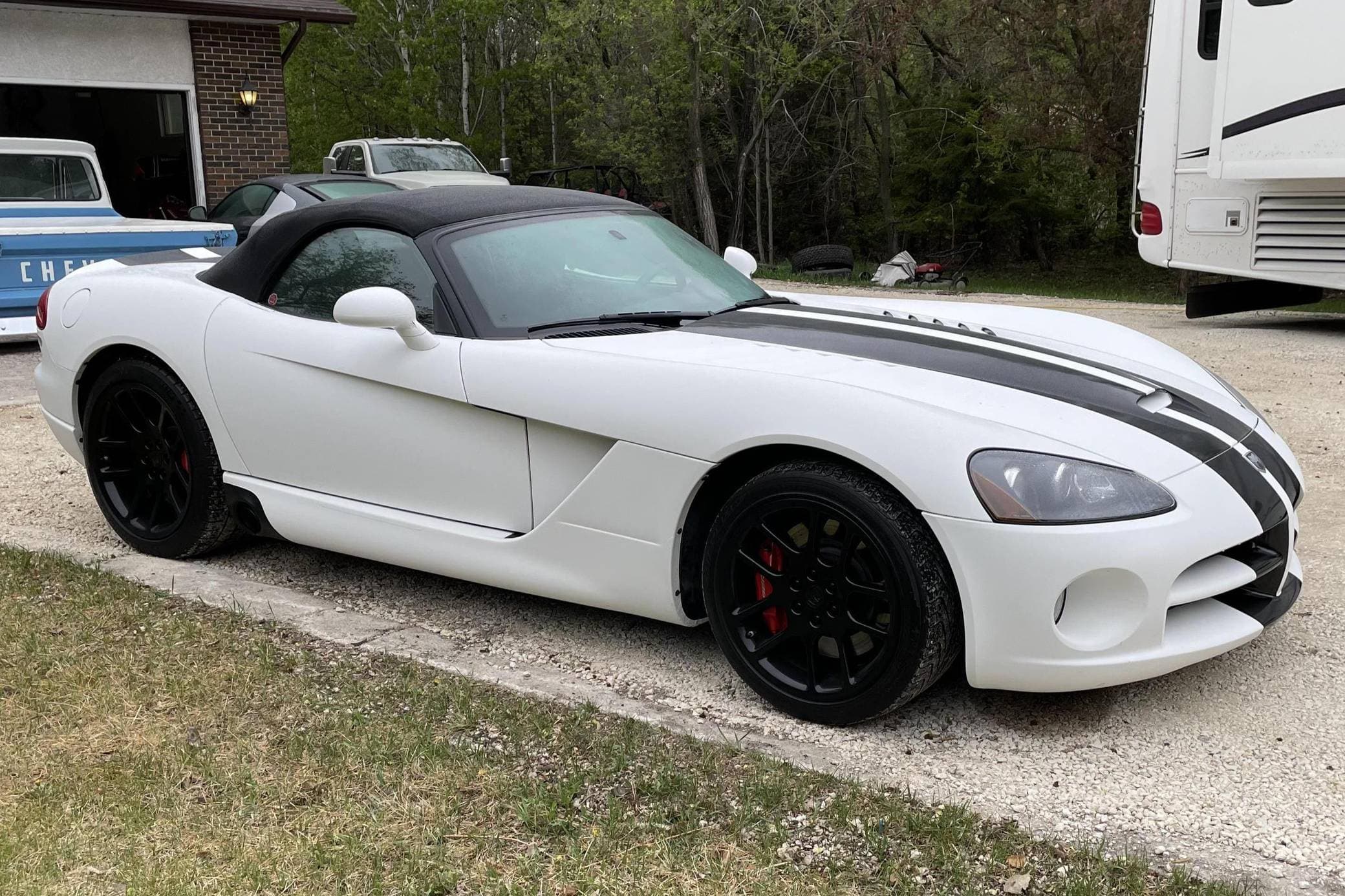 2004 Dodge Viper sold for $37,500