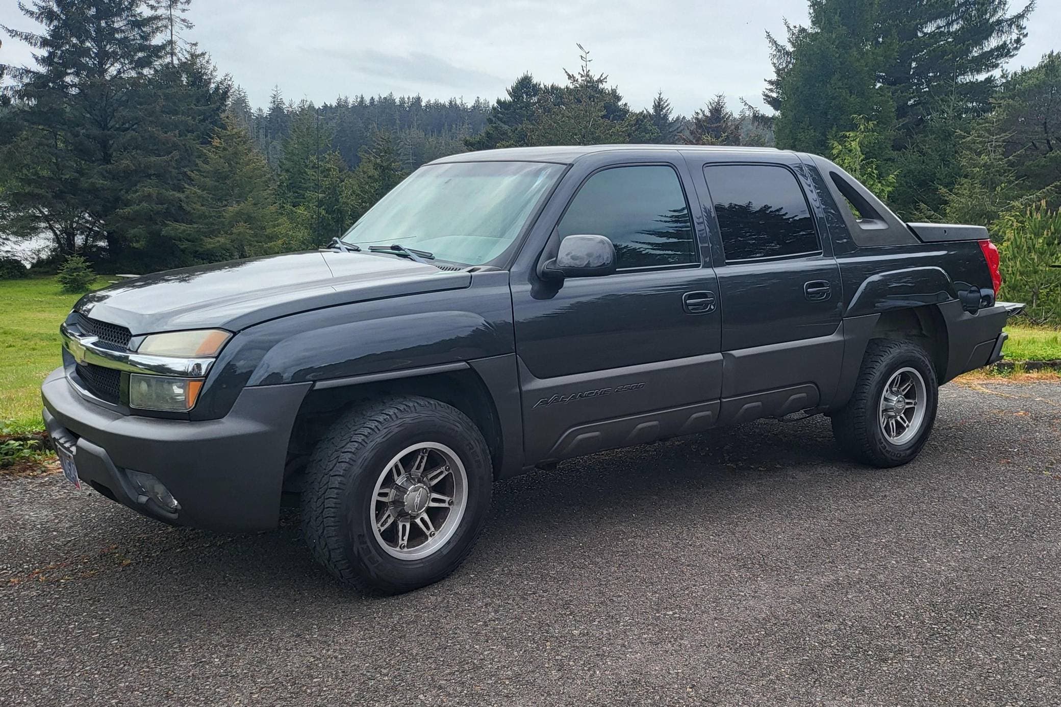 2004 Chevrolet Avalanche sold for $8,750