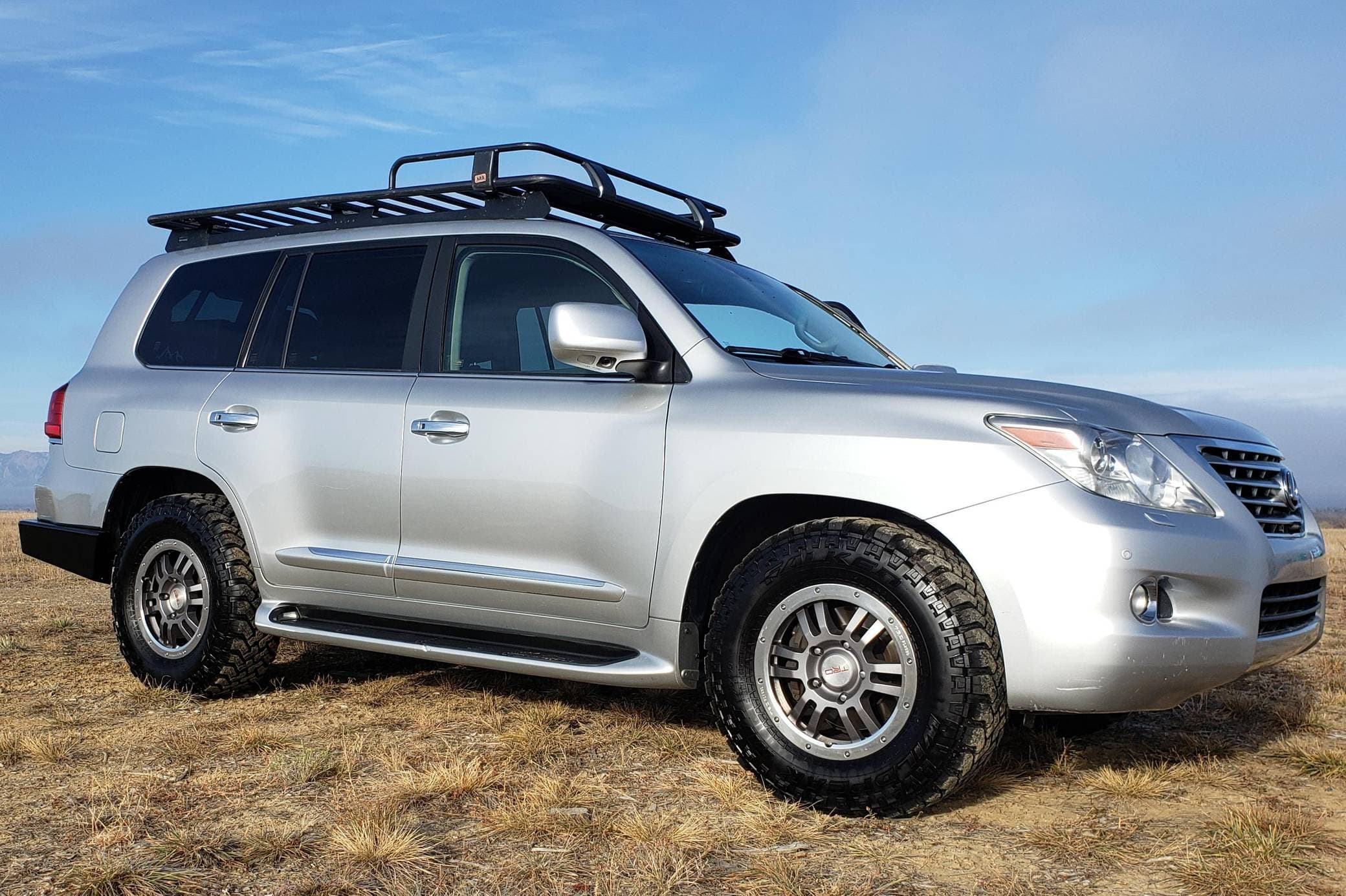 2009 Lexus LX sold for $21,500