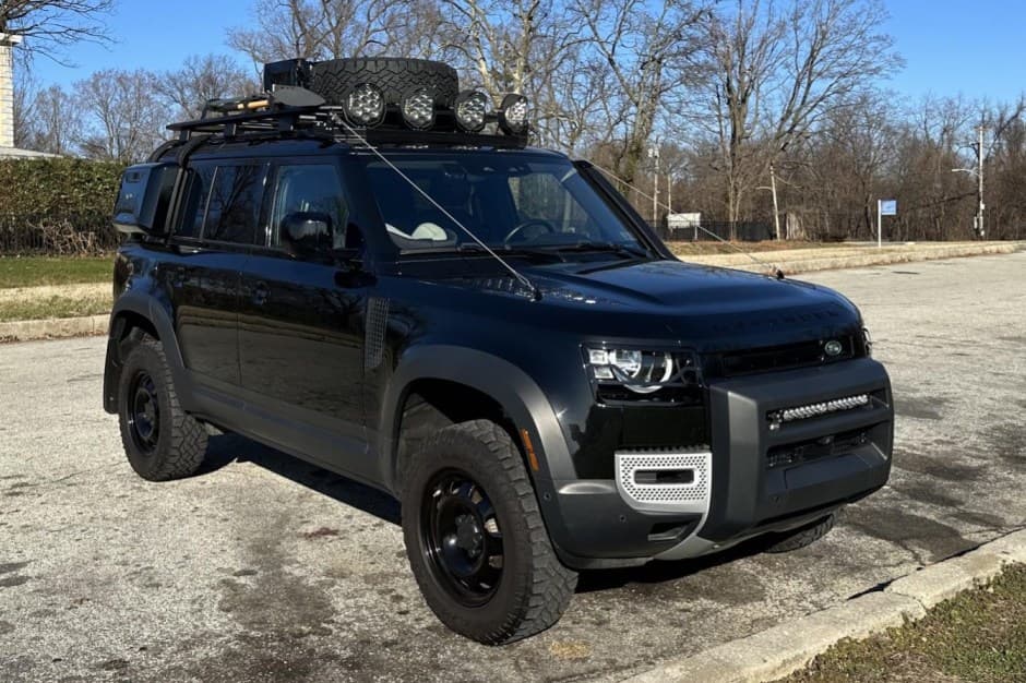 2022 Land Rover Defender L663 sold for $52,000