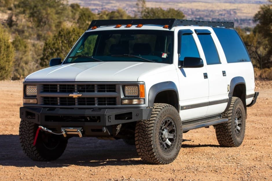 1999 Chevrolet Suburban (GMT400 1992-1999) sold for $19,000