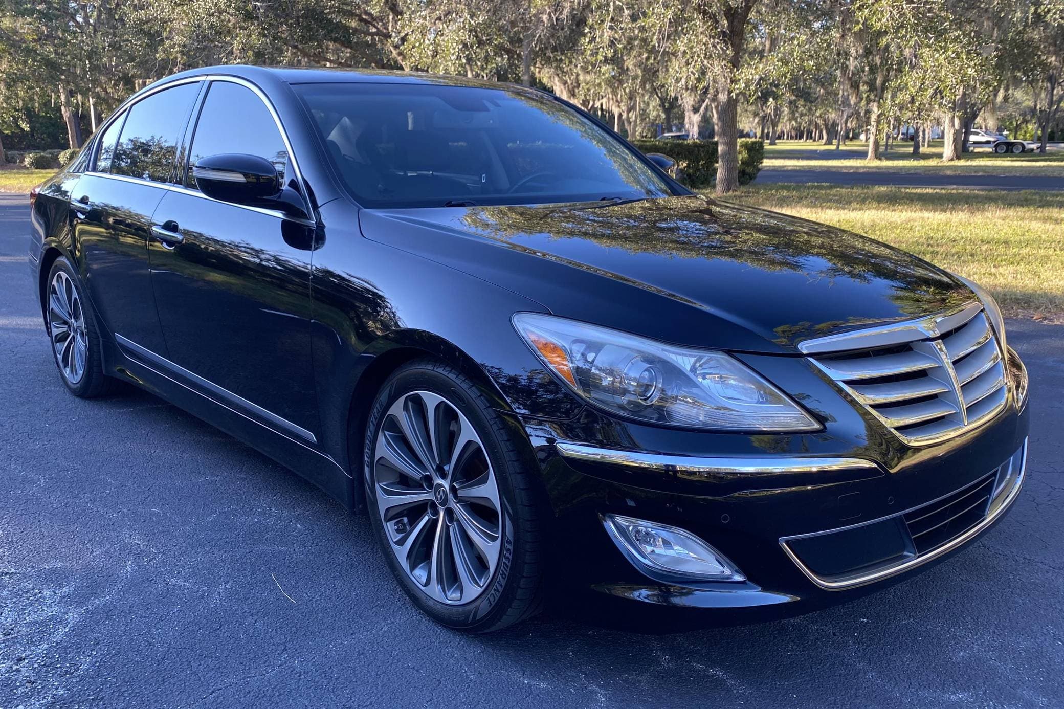 2013 Hyundai Genesis sold for $15,150