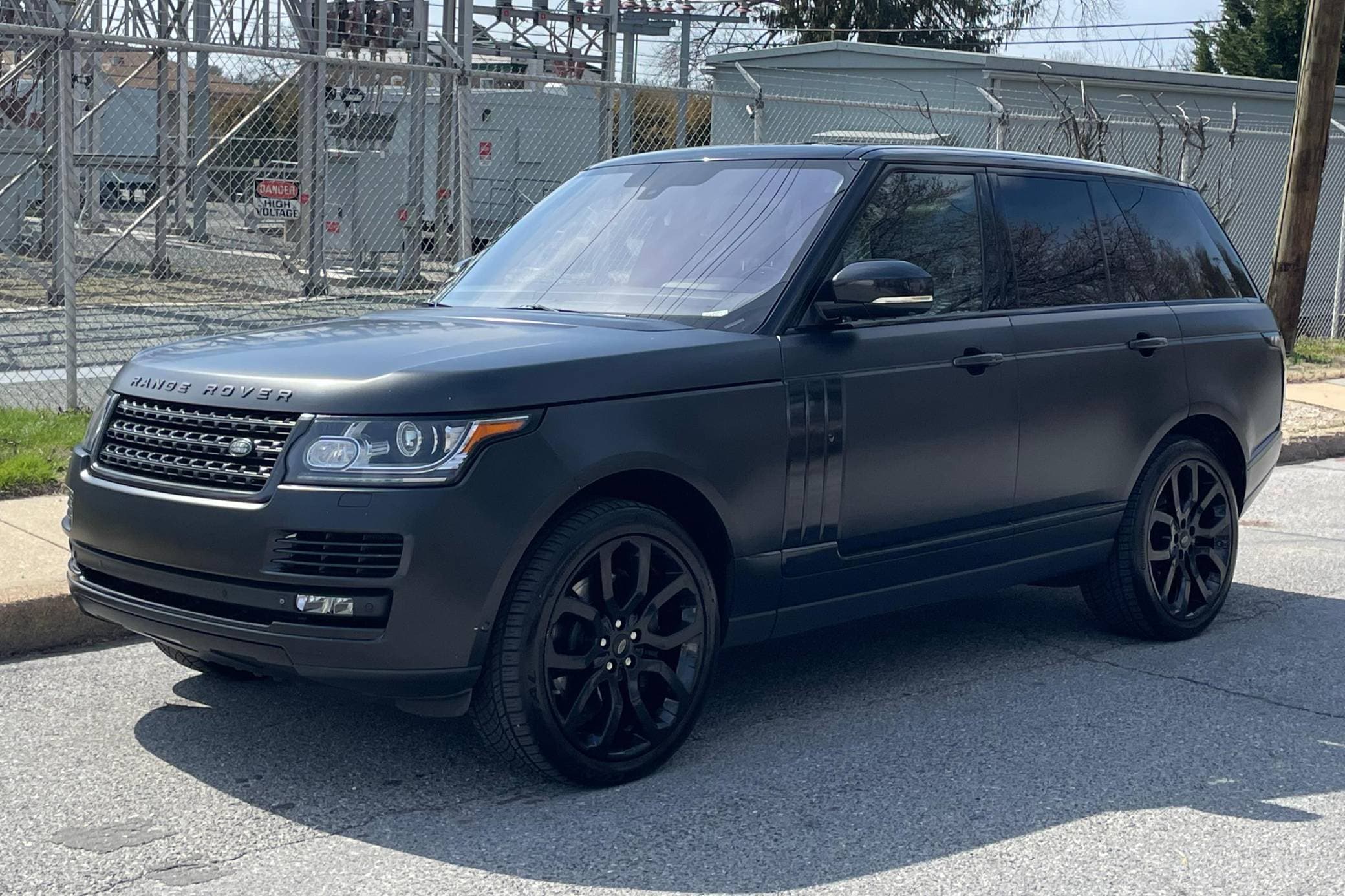 2014 Land Rover Range Rover sold for $19,850