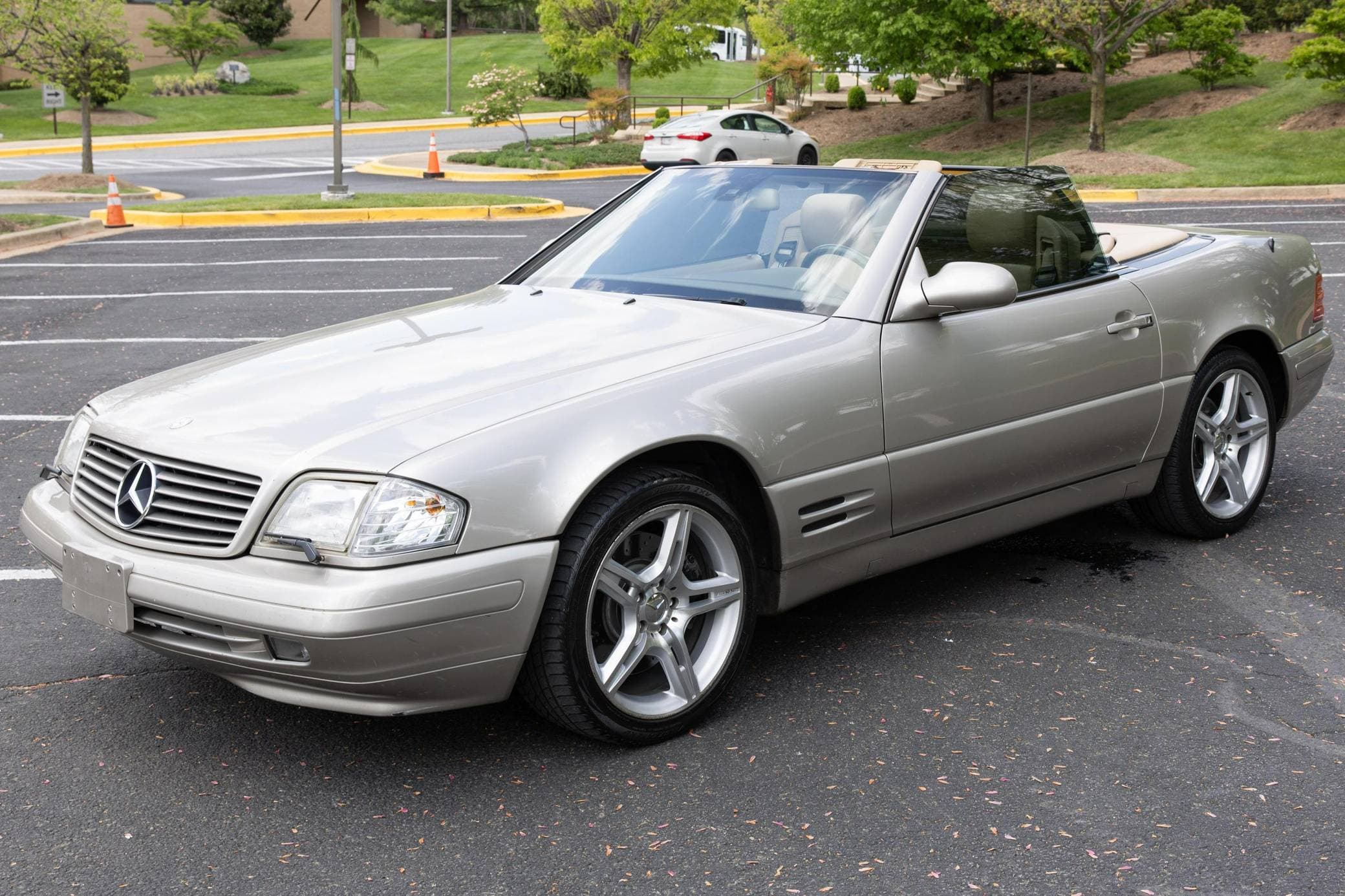 1999 Mercedes-Benz R129 SL sold for $6,250
