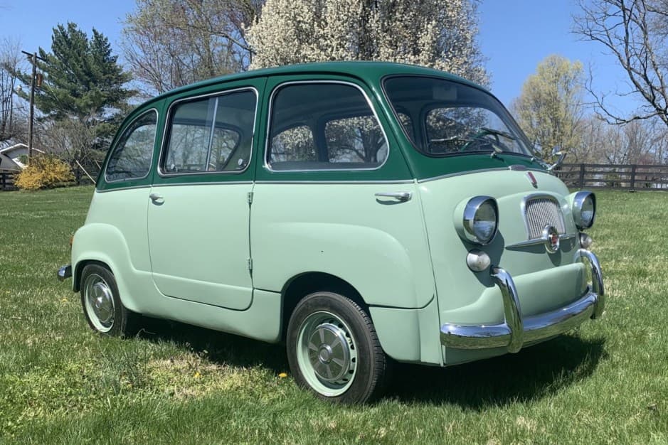 1959 Fiat 600 Multipla sold for $27,200