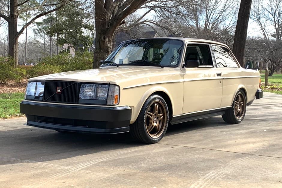 1982 Volvo 240 sold for $51,500