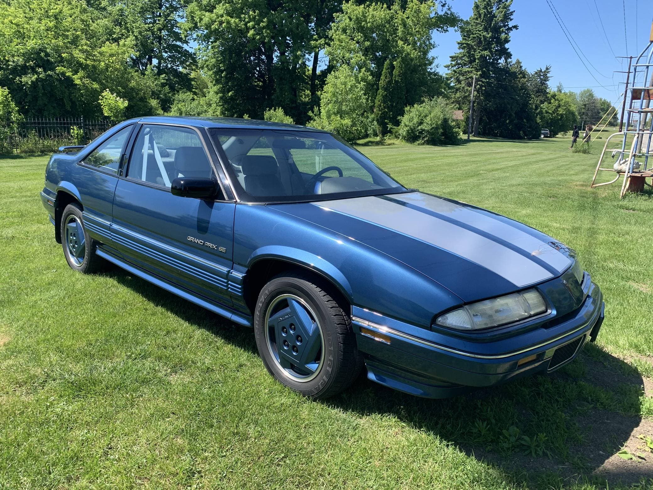 1990 Pontiac Grand Prix sold for $2,400