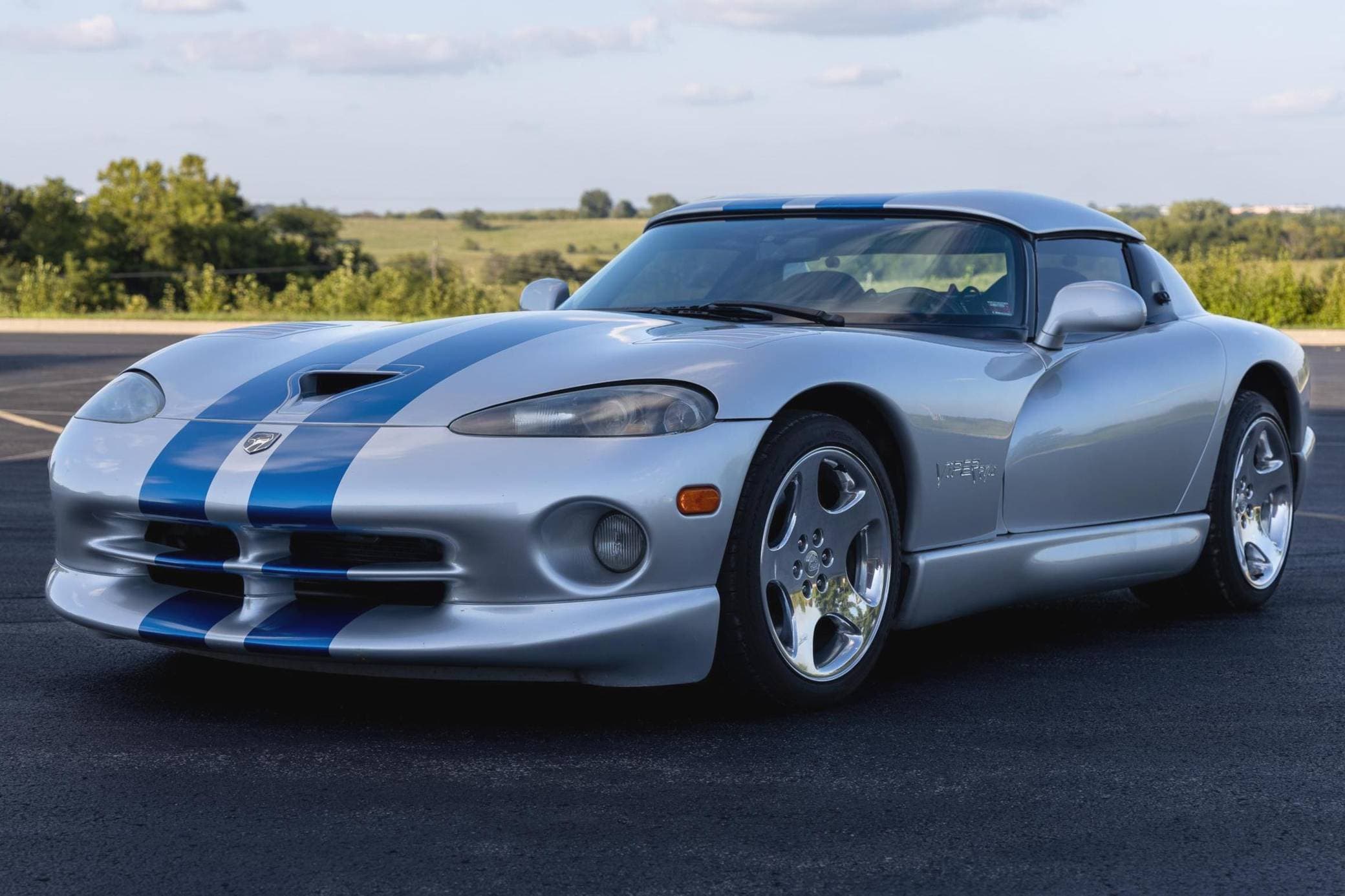 1999 Dodge Viper sold for $38,500