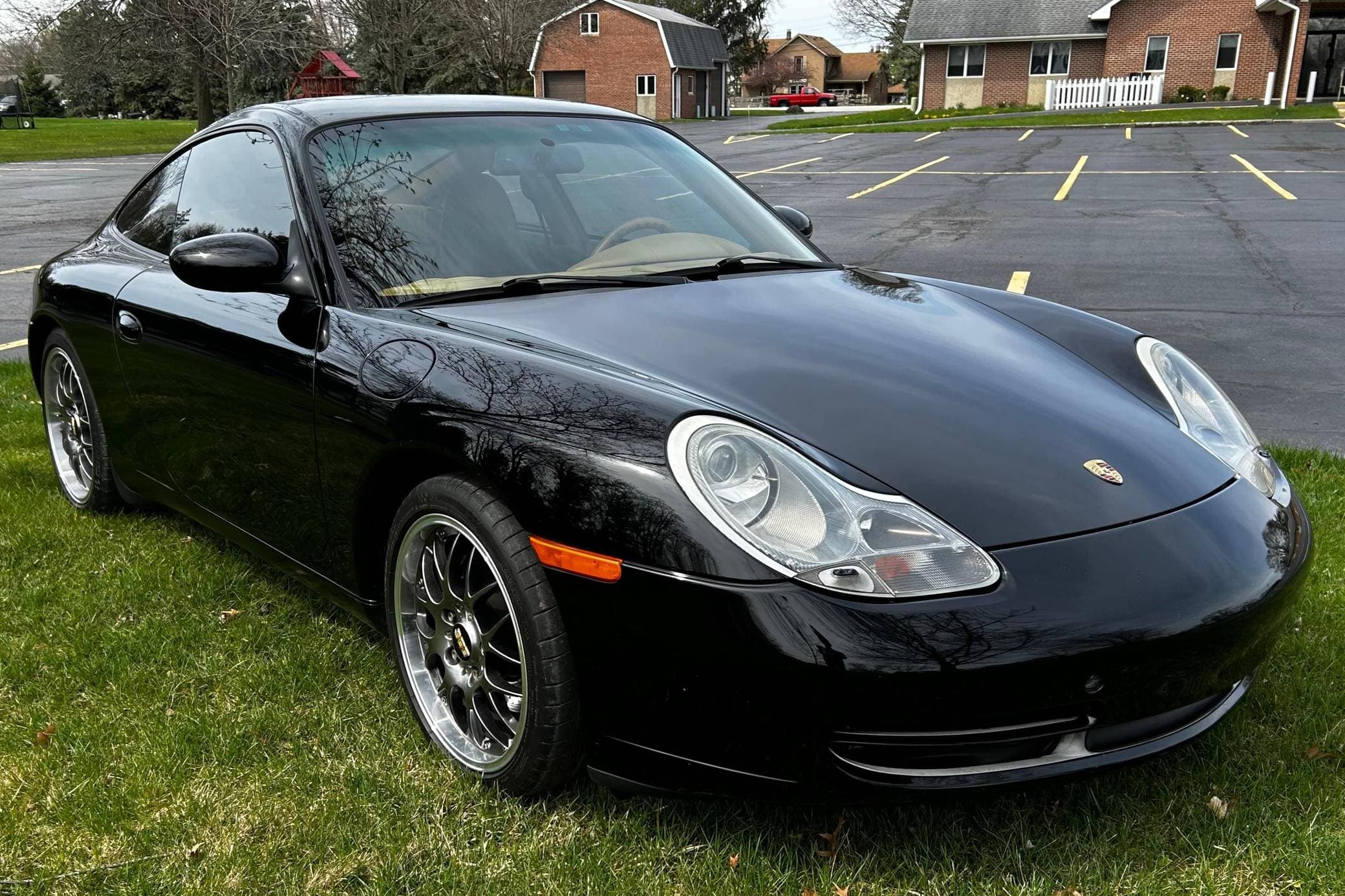 2001 Porsche 996 911 sold for $18,250