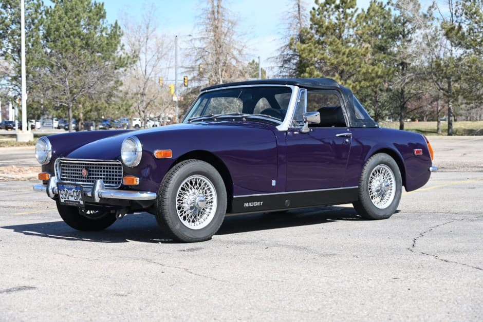 1972 MG Midget sold for $12,333