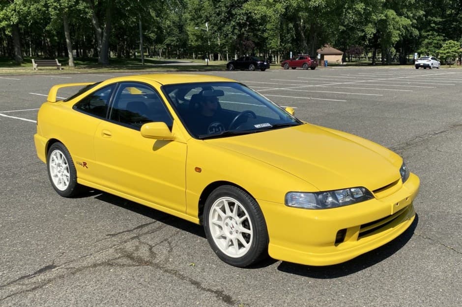 2000 Acura Integra Type R sold for $62,000