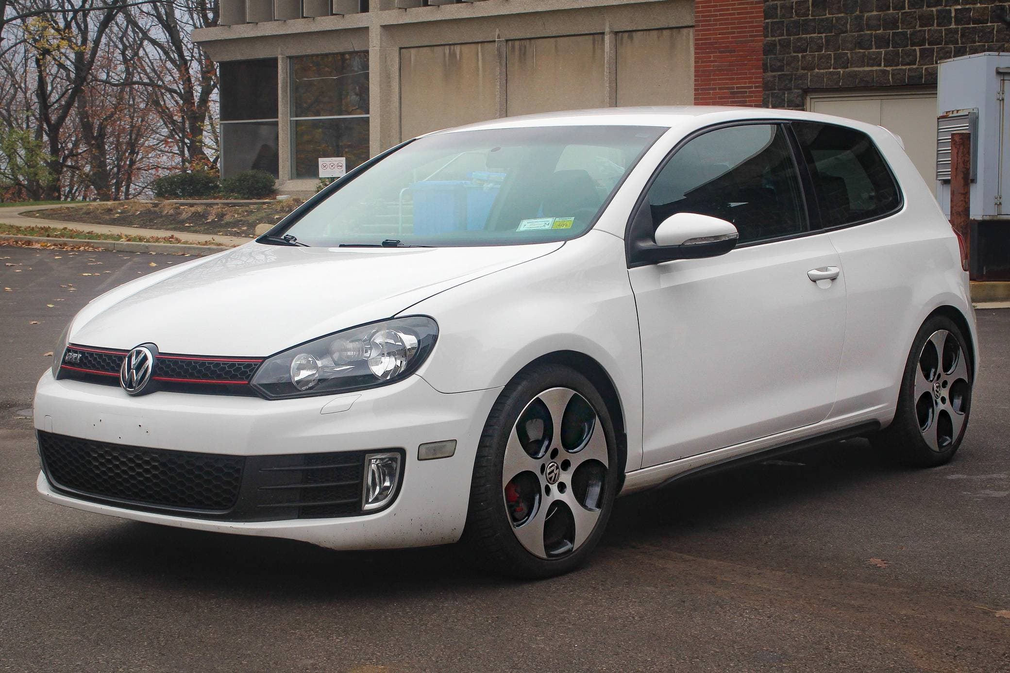 2011 Volkswagen Mk6 GTI sold for $8,700