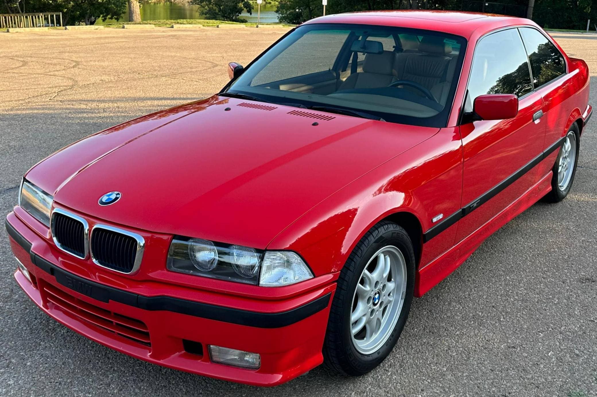 1999 BMW 3 Series sold for $8,500