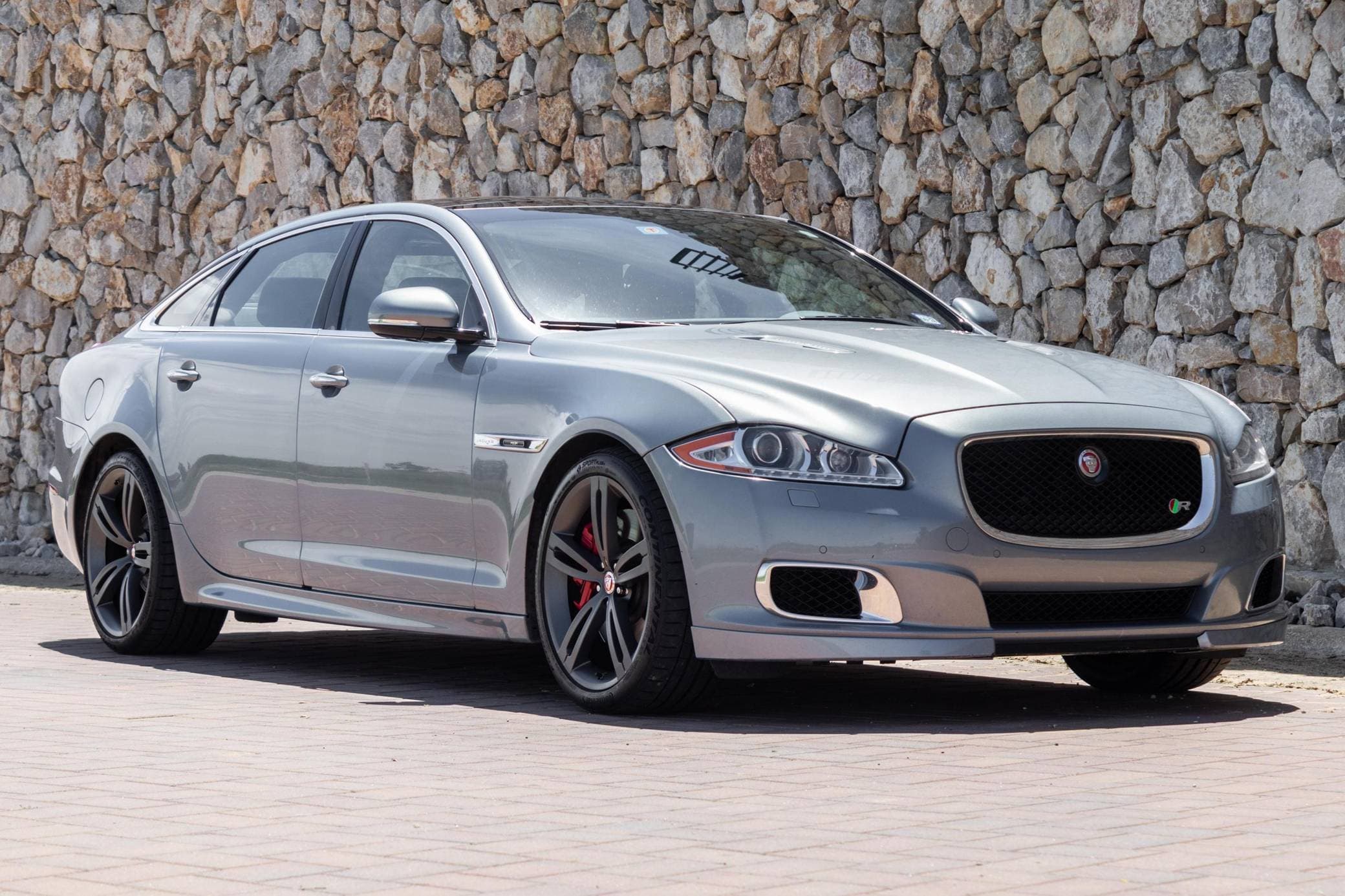 2014 Jaguar XJR sold for $21,000