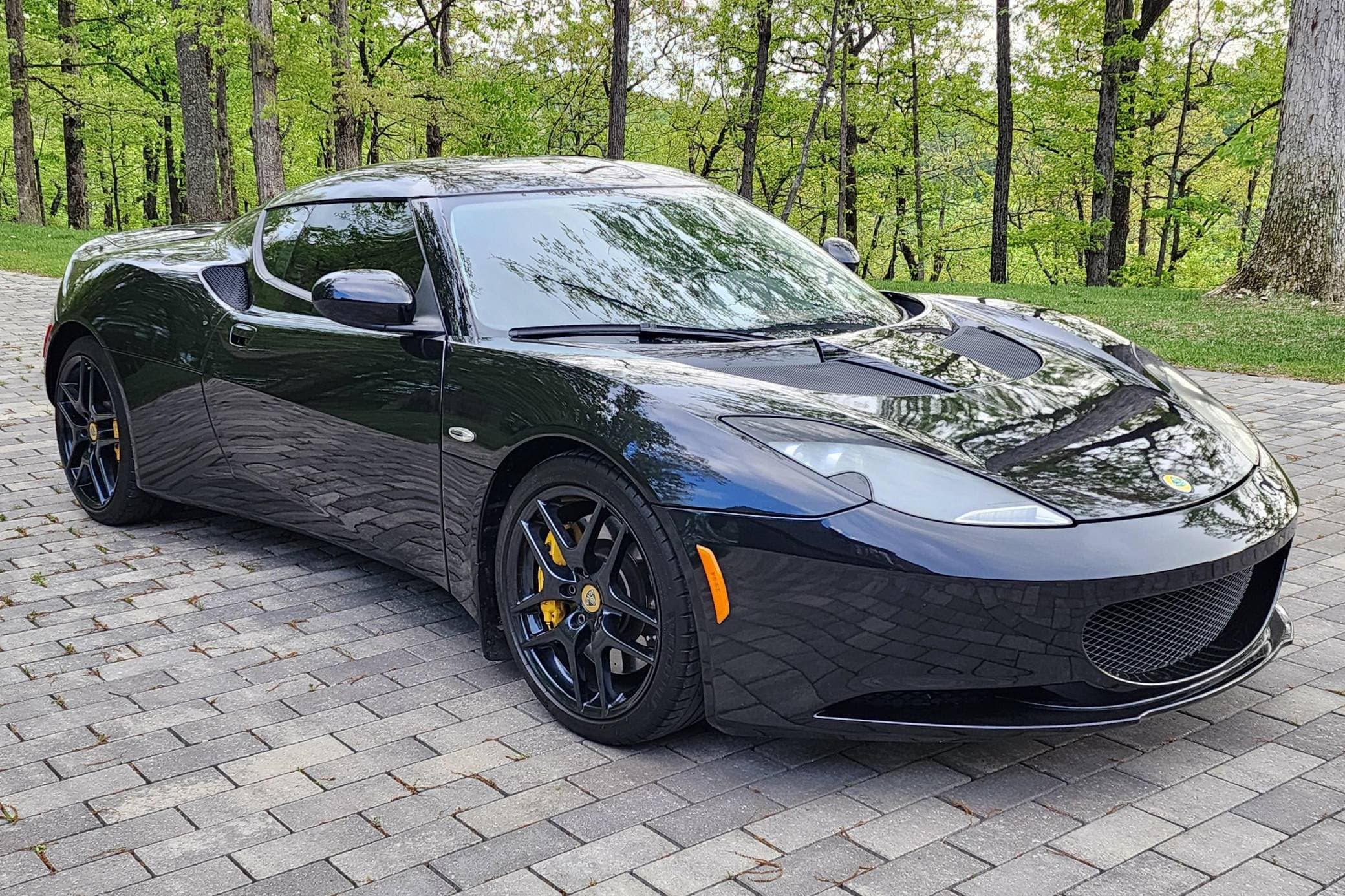 2010 Lotus Evora sold for $34,316