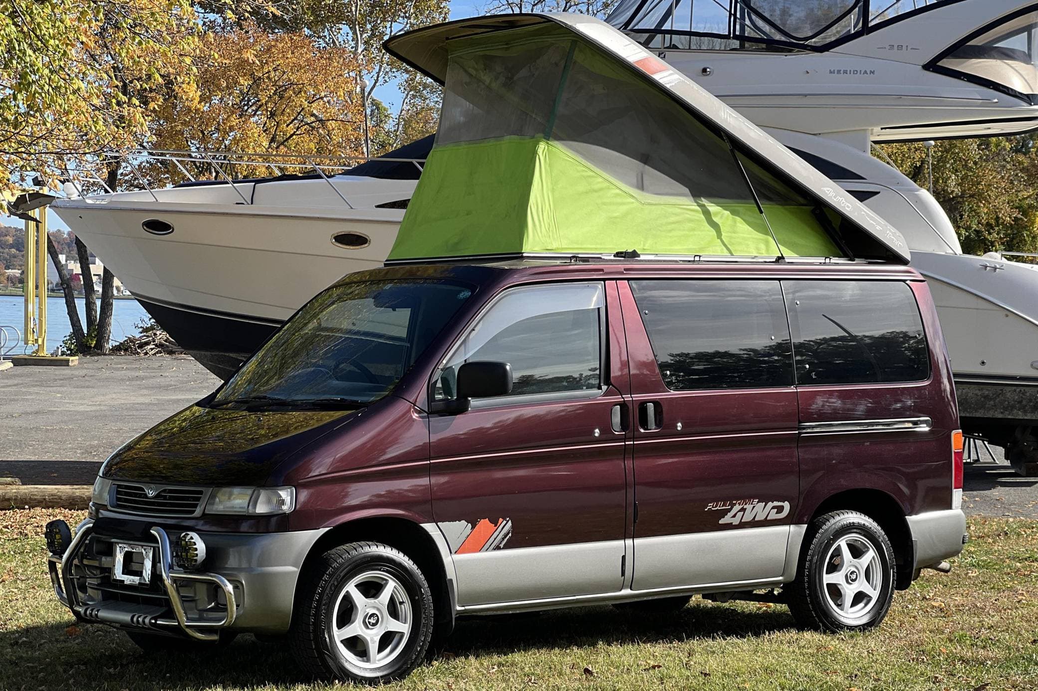 1995 Mazda Bongo sold for $8,650