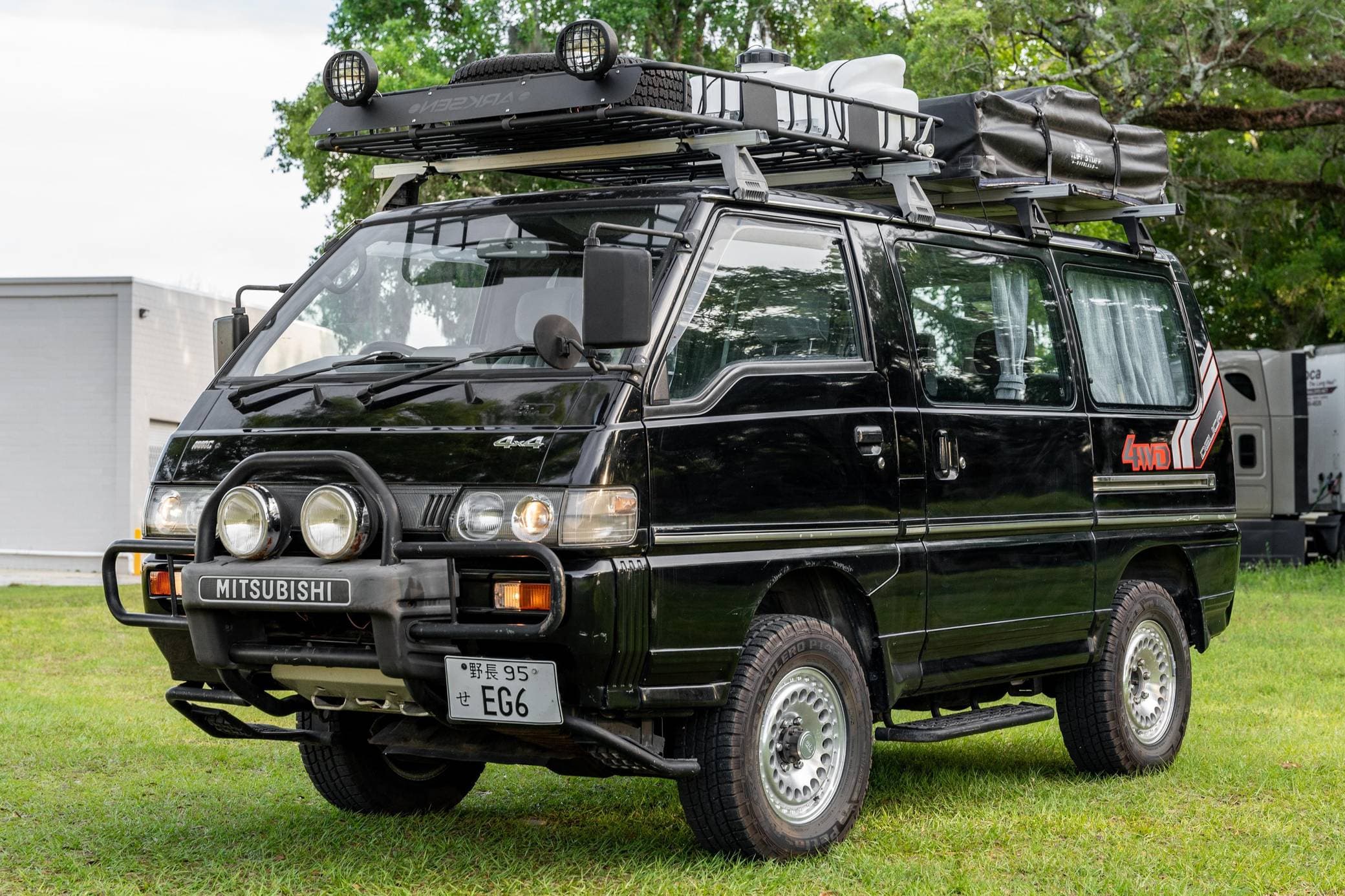 1991 Mitsubishi Delica sold for $11,000
